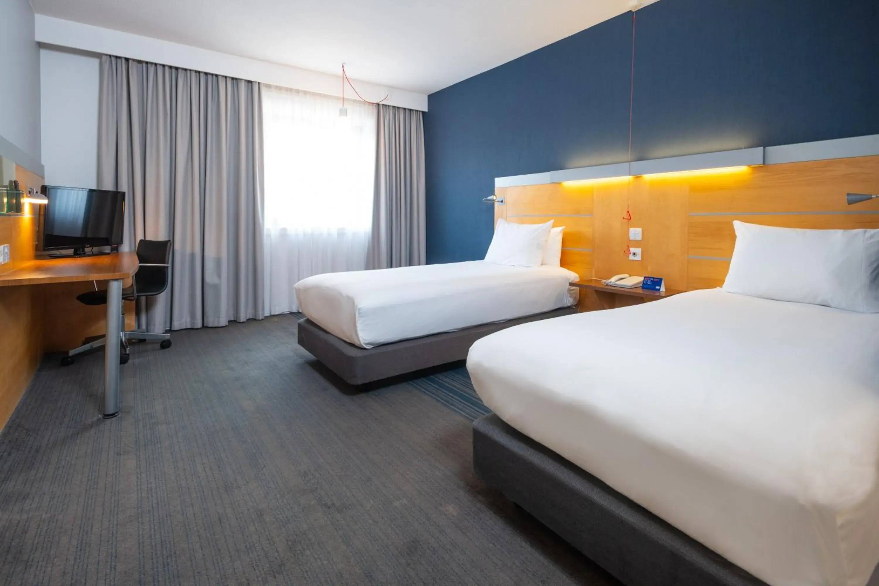 Standard Twin Room with Free Hot Breakfast - Accessible in Holiday Inn Express Stevenage by IHG Standard Twin Room with Free Hot Breakfast - Accessible in Holiday Inn Express Stevenage by IHG