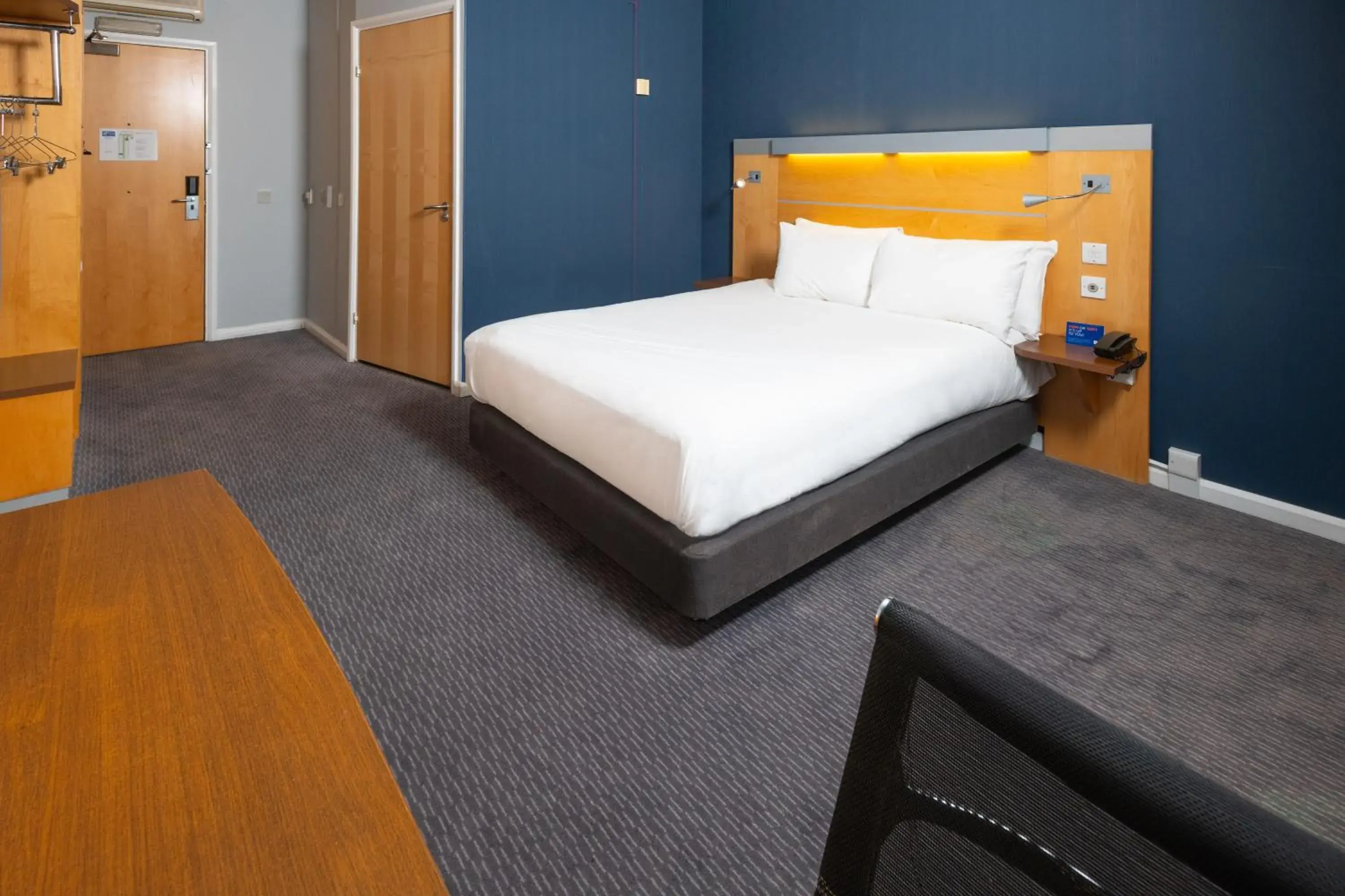 Double Room with Free Hot Breakfast - Accessible in Holiday Inn Express Stevenage by IHG Double Room with Free Hot Breakfast - Accessible in Holiday Inn Express Stevenage by IHG