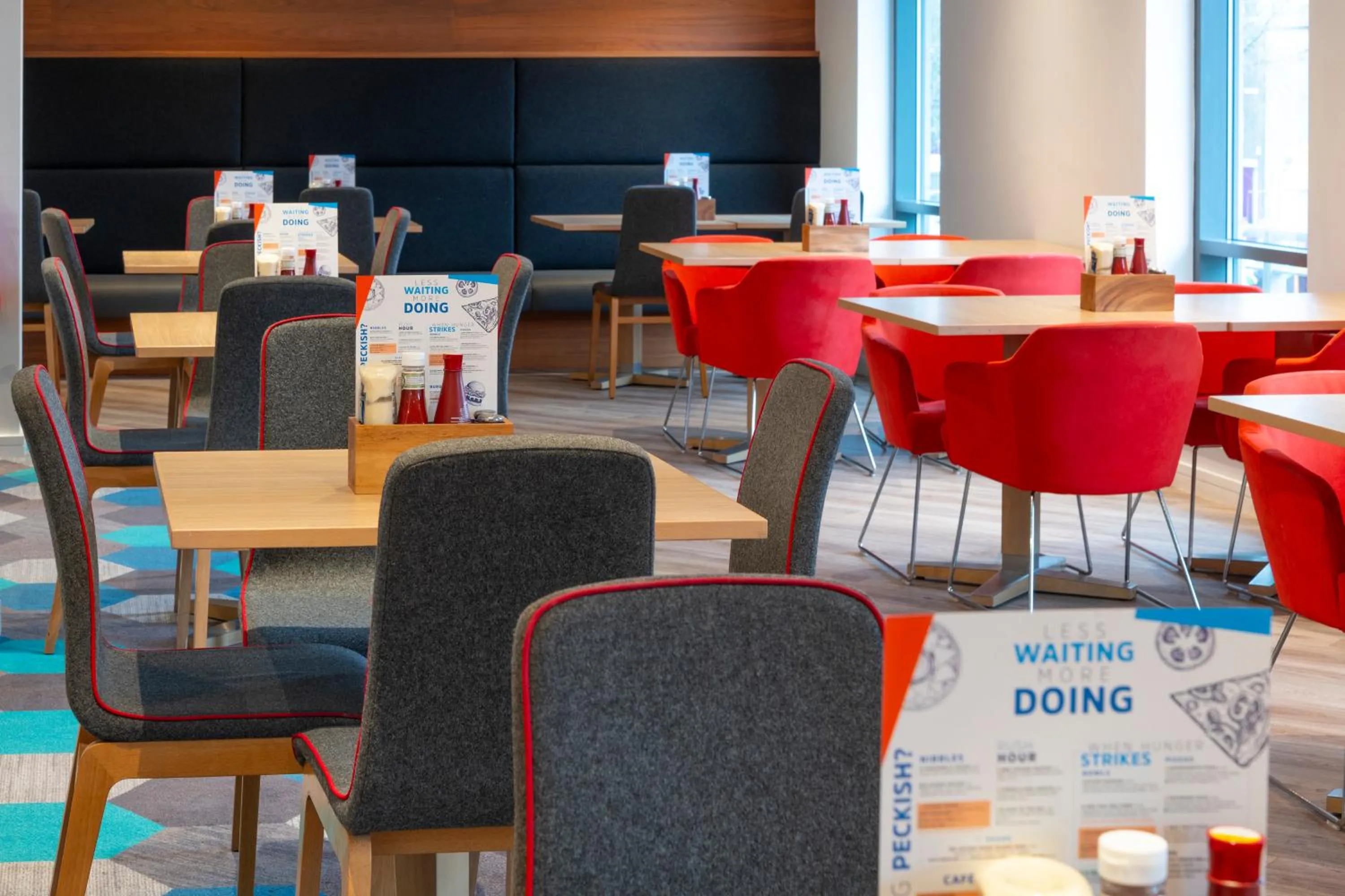 Restaurant/places to eat in Holiday Inn Express Stevenage by IHG