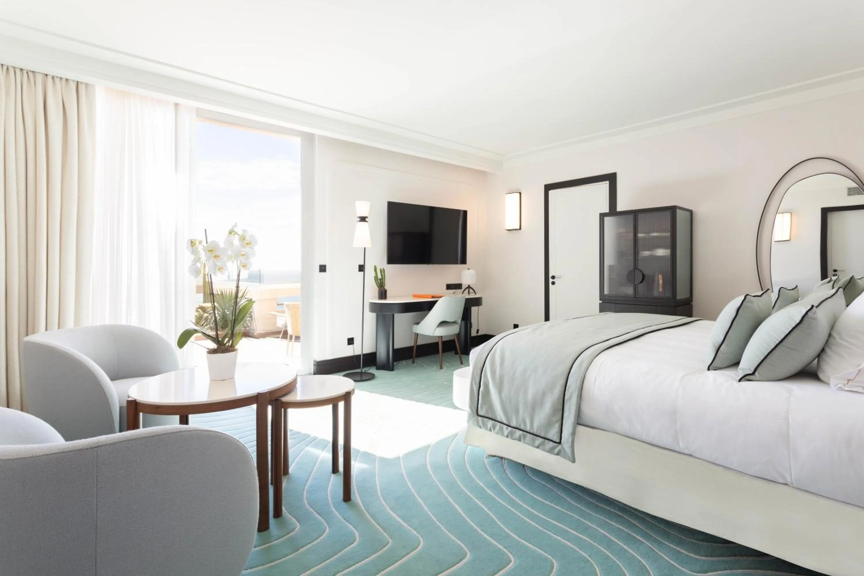 Bed in Mondrian Cannes