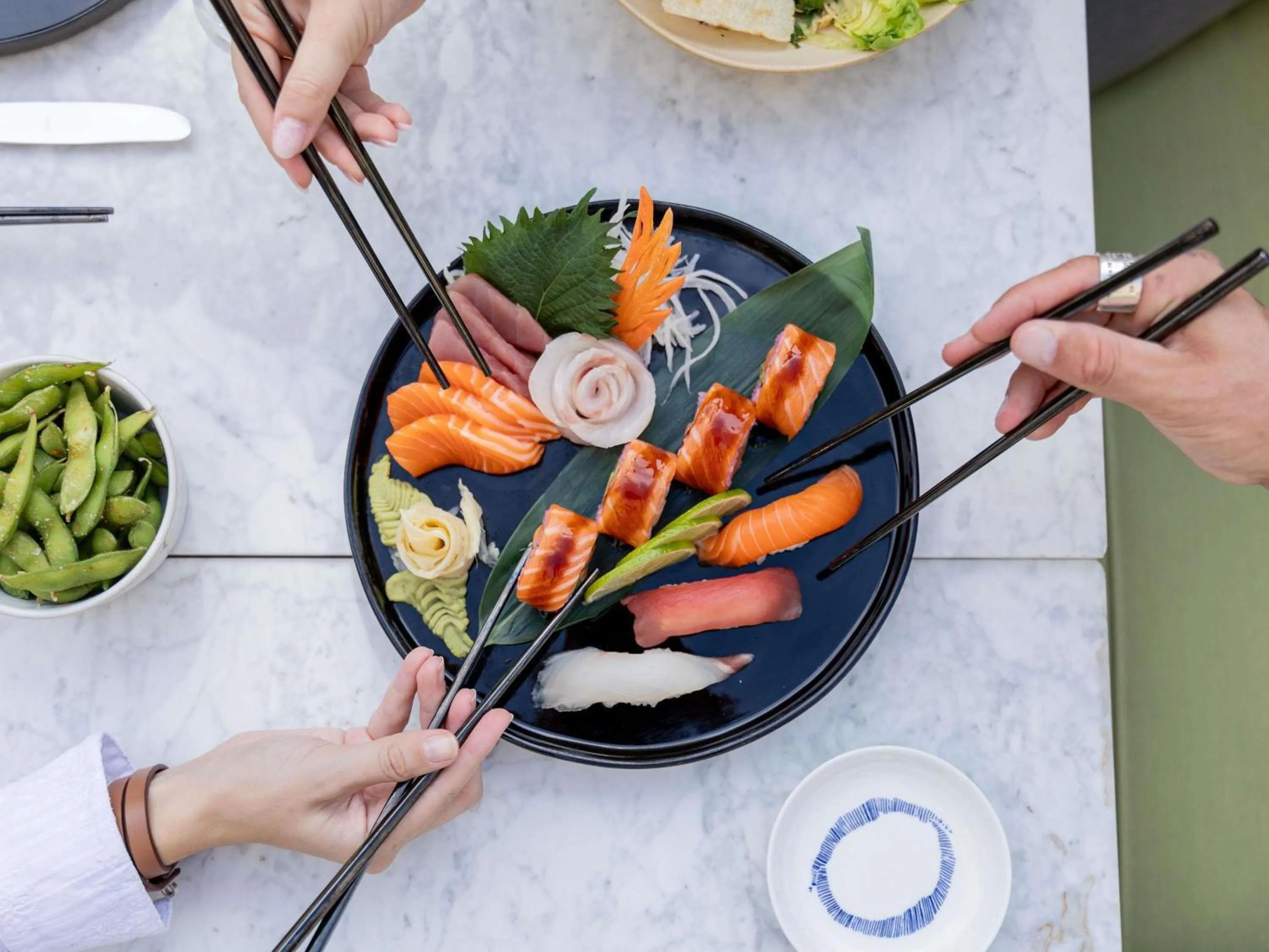 Restaurant/places to eat in Mondrian Cannes