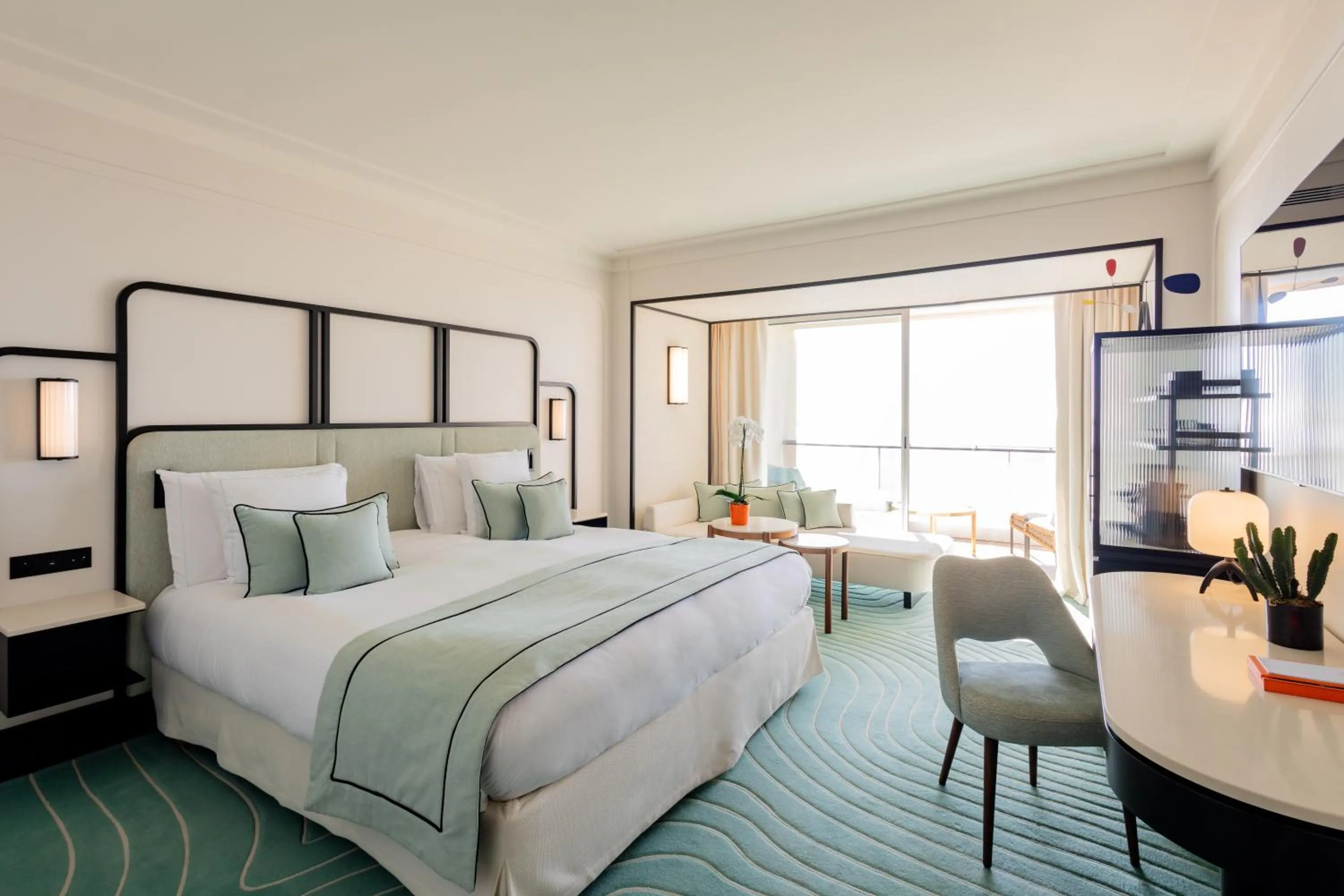 Bed in Mondrian Cannes