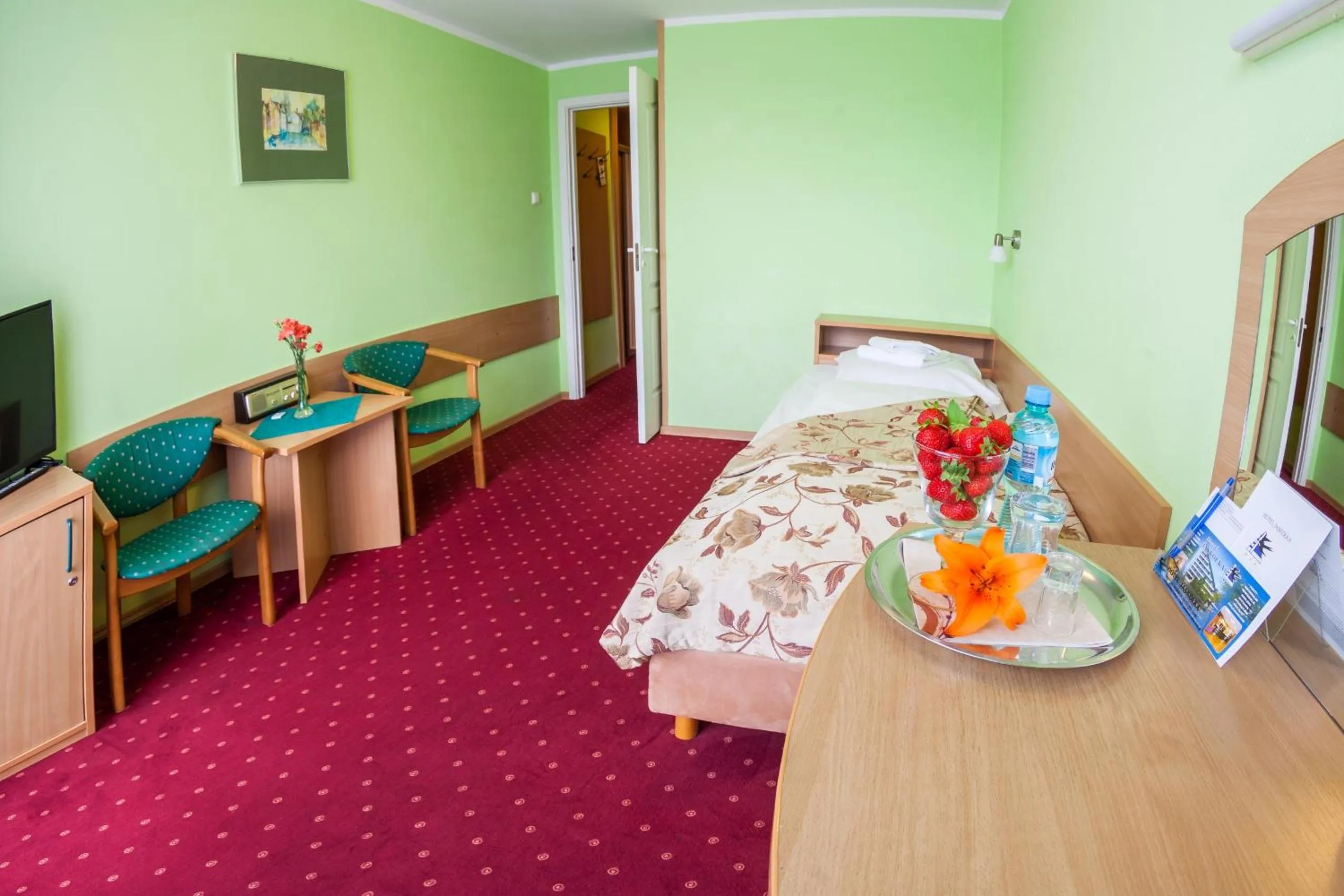 Photo of the whole room, Bed in Hotel Jaskółka