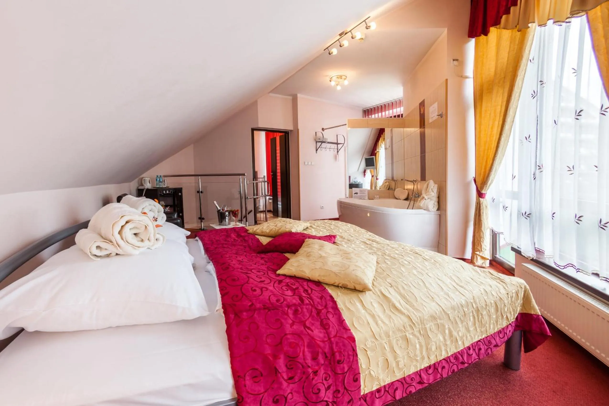 Bed in Hotel Jaskółka