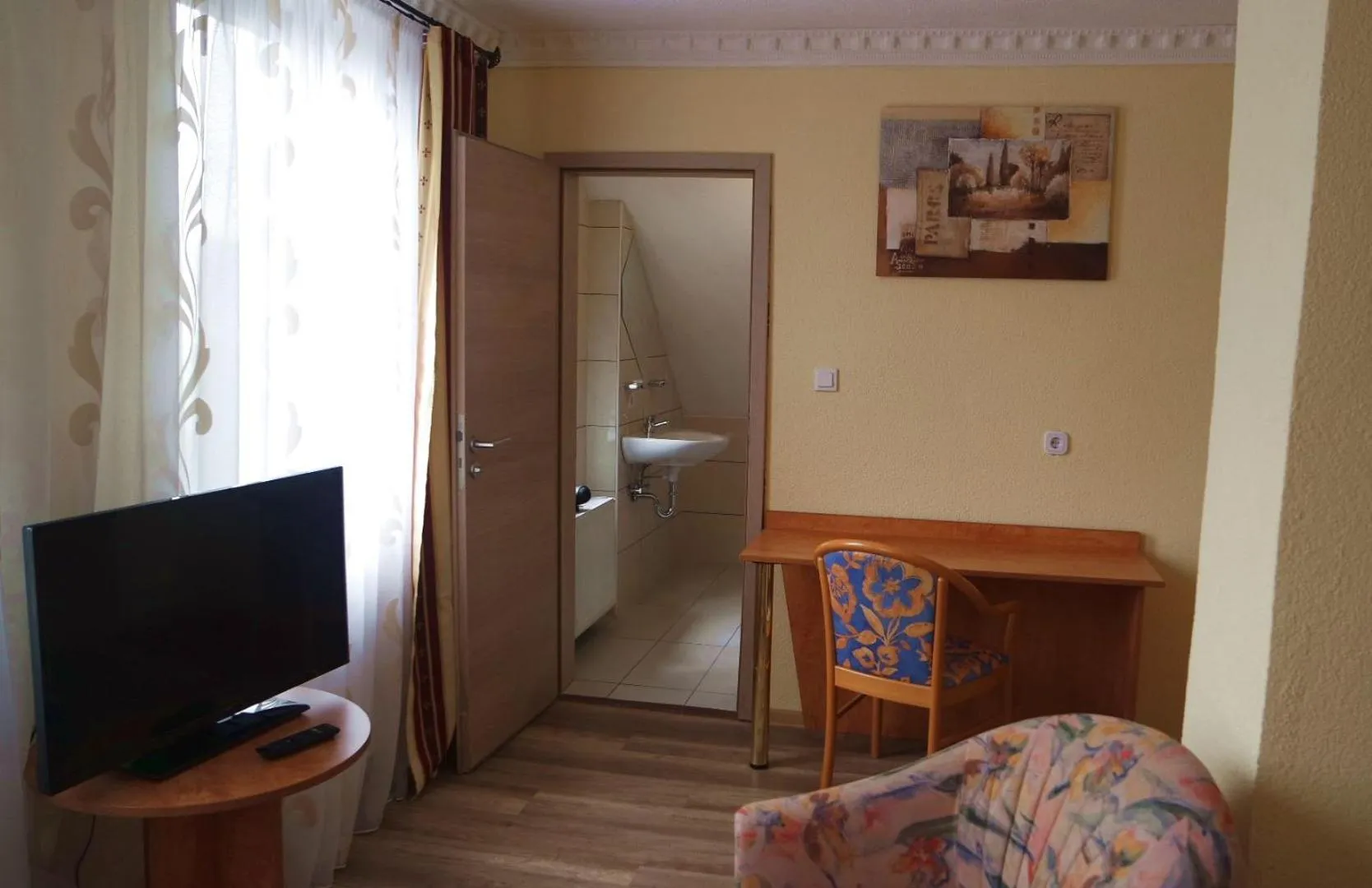 Bedroom in Gaststätte Schwenksaal