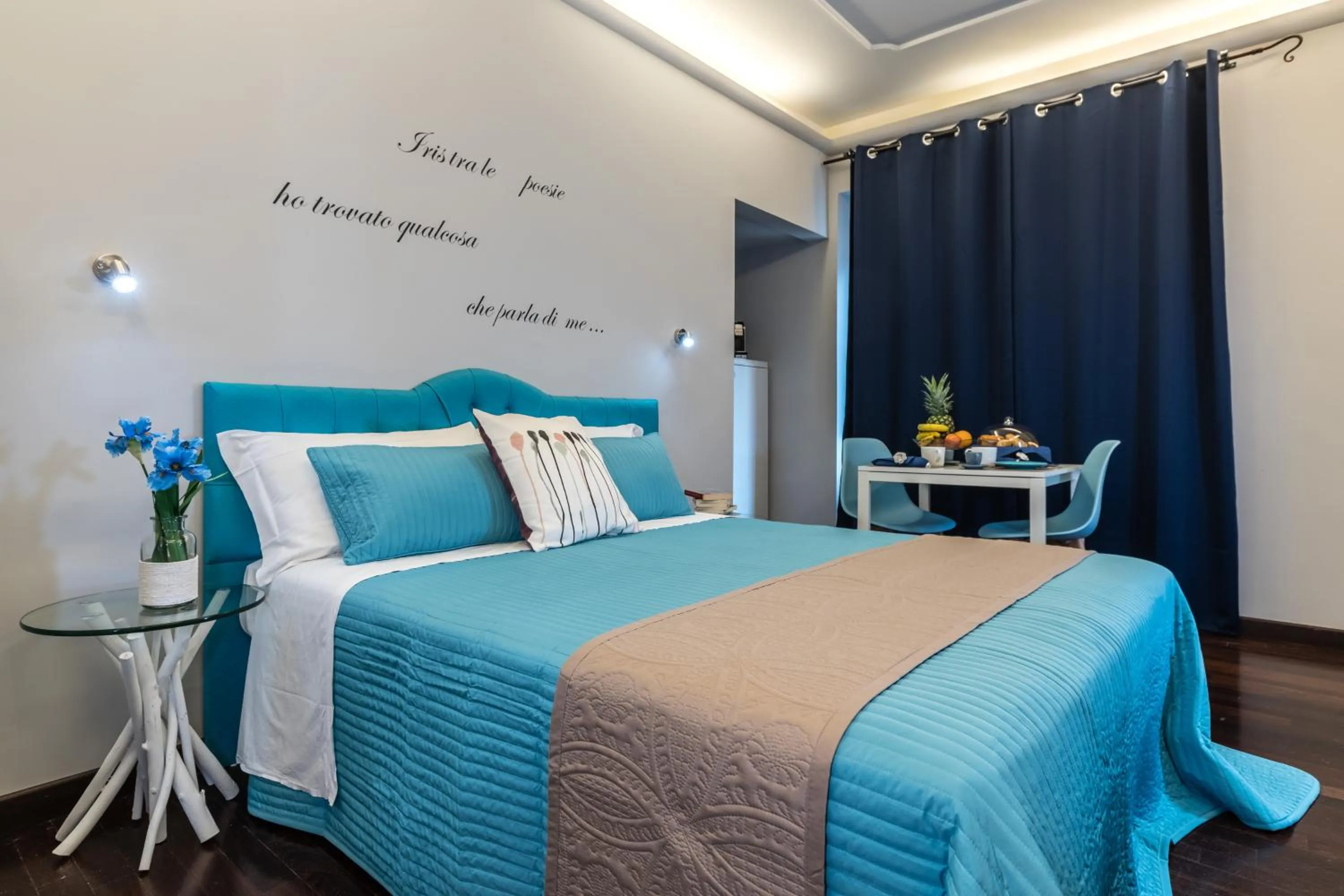 Photo of the whole room, Bed in Fior di Loto Sweetness