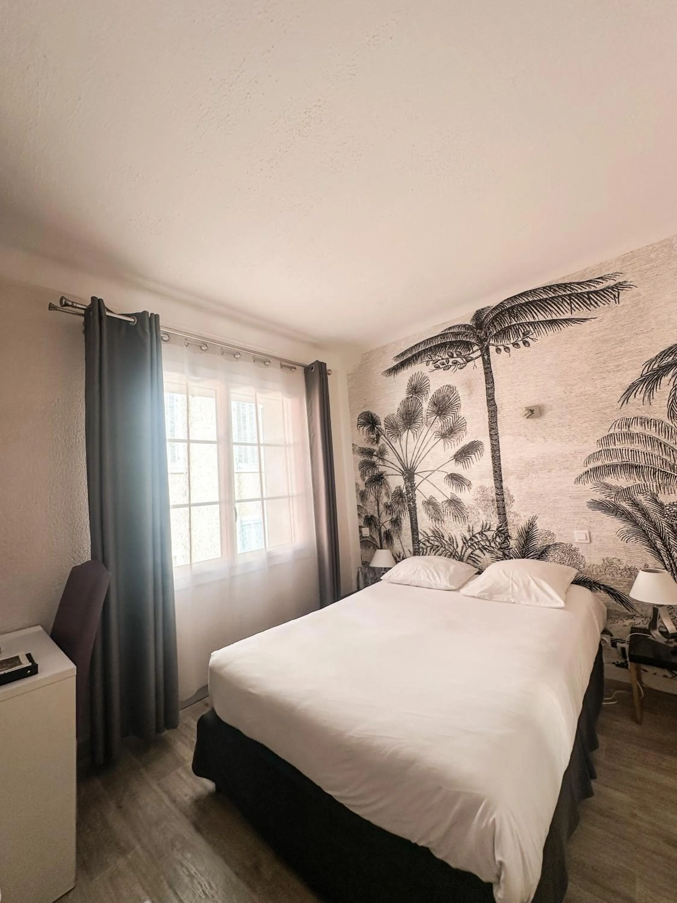 Bedroom, Bed in Hotel Les Palmiers