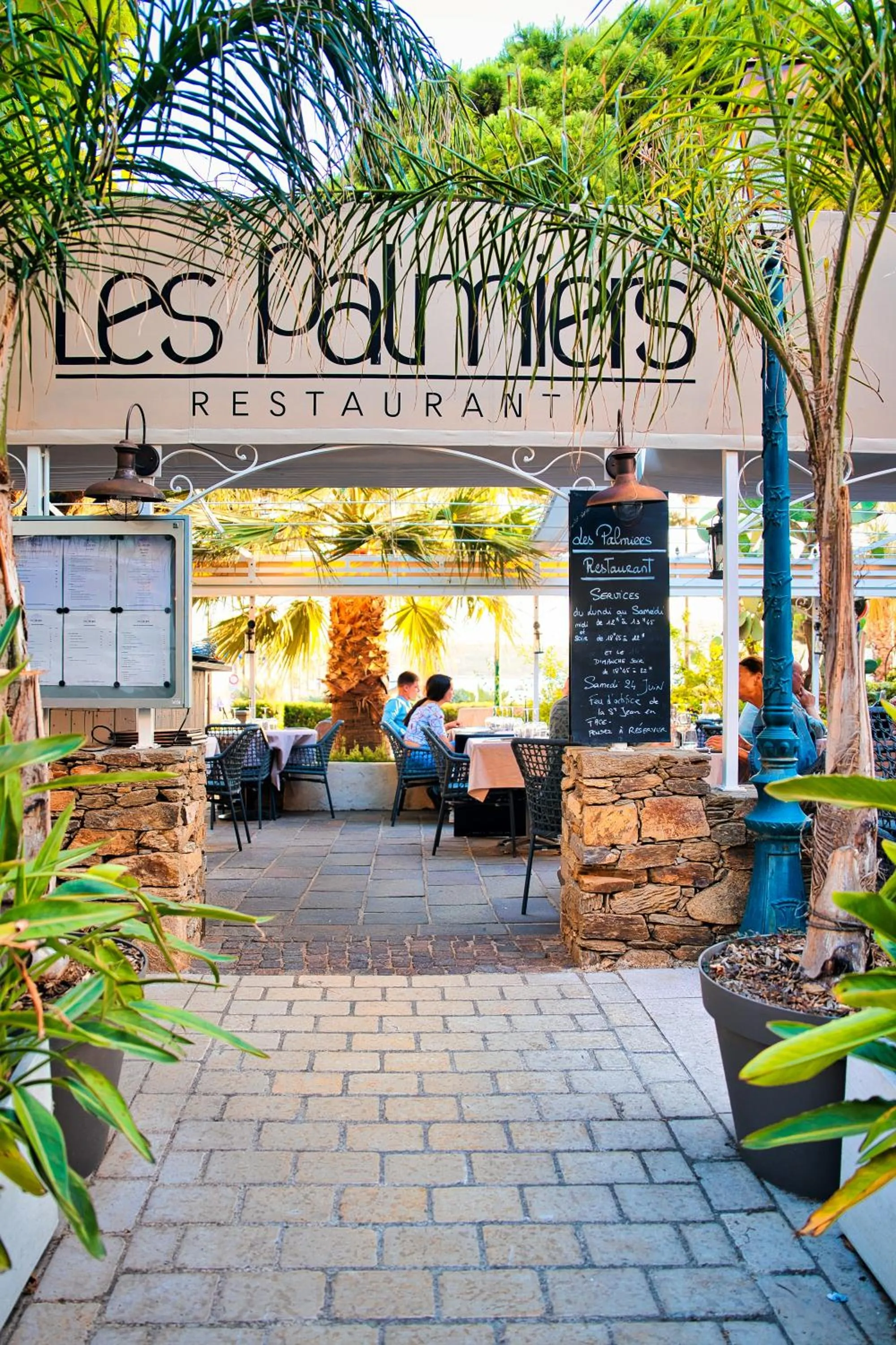 Restaurant/places to eat in Hotel Les Palmiers