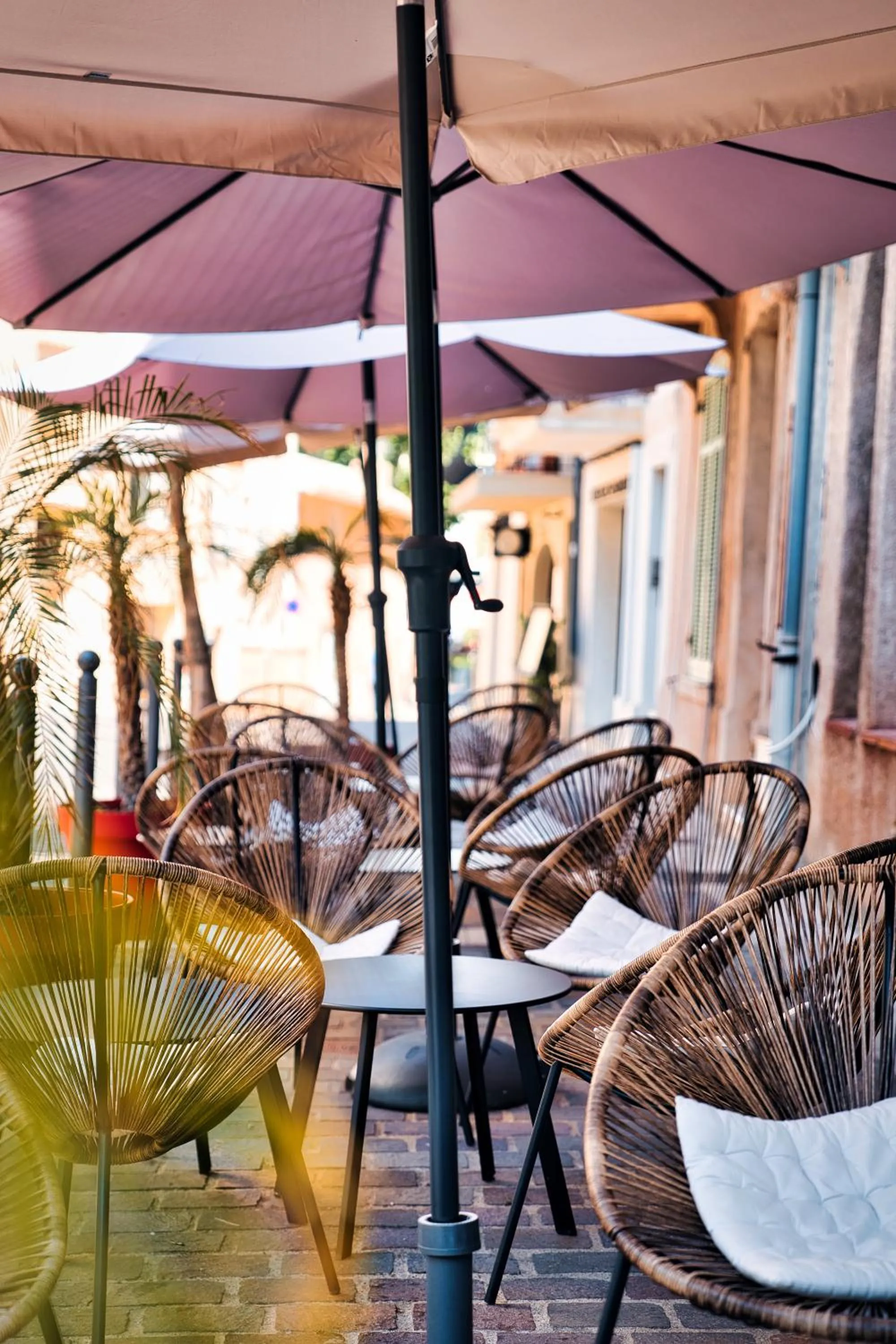 Patio in Hotel Les Palmiers