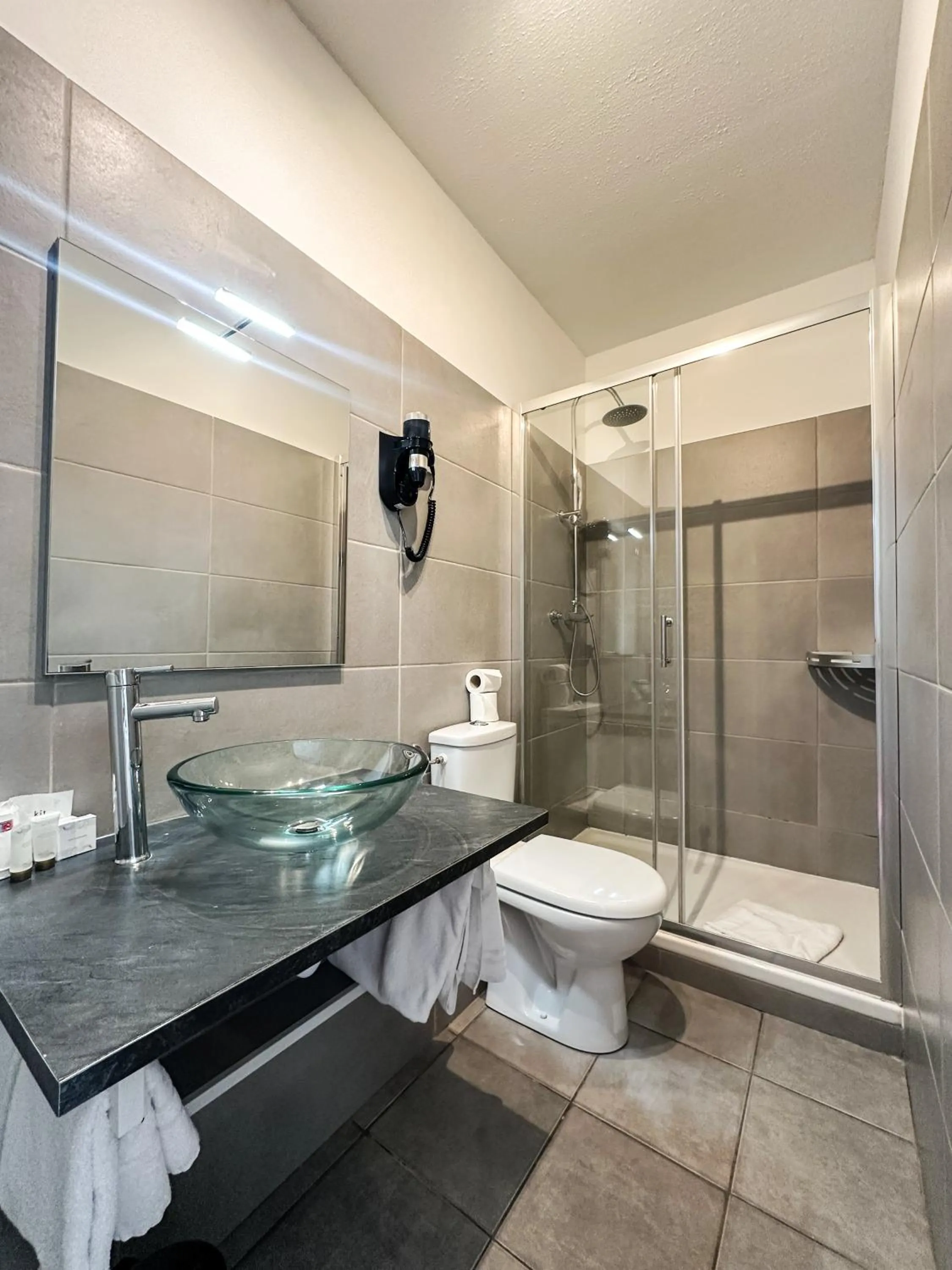 Bathroom in Hotel Les Palmiers