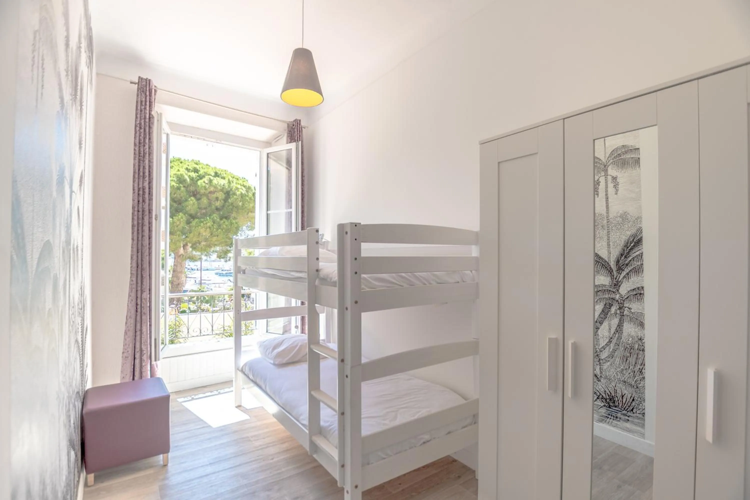 bunk bed, Bed in Hotel Les Palmiers