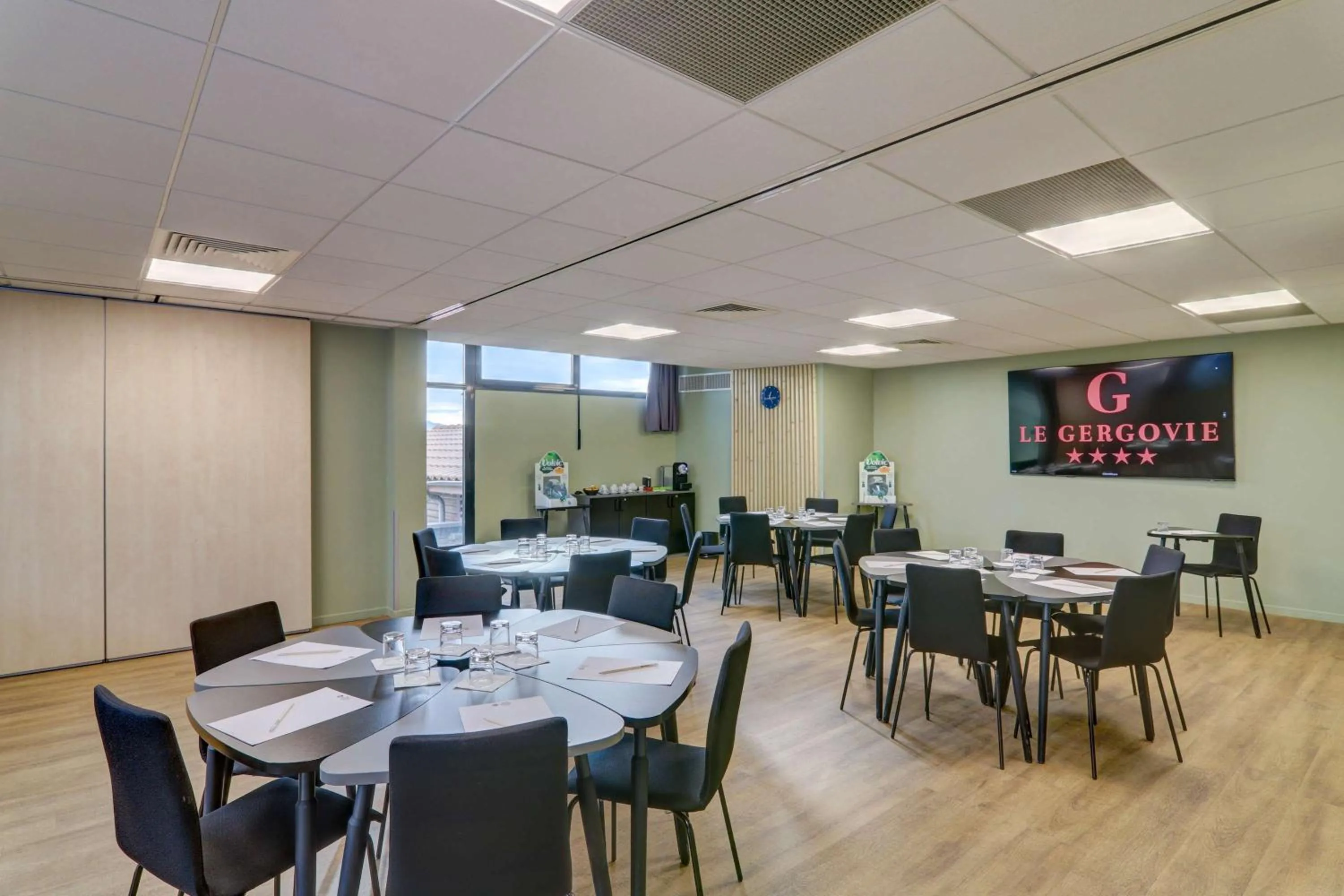 Meeting/conference room in Best Western Plus Hôtel Gergovie