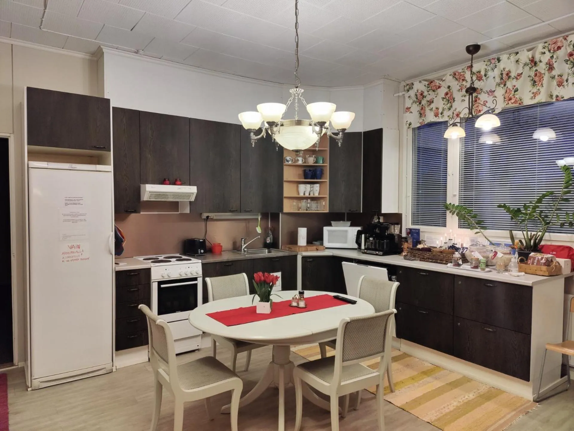 Communal lounge/ TV room in Kuutamo B&B Guesthouse