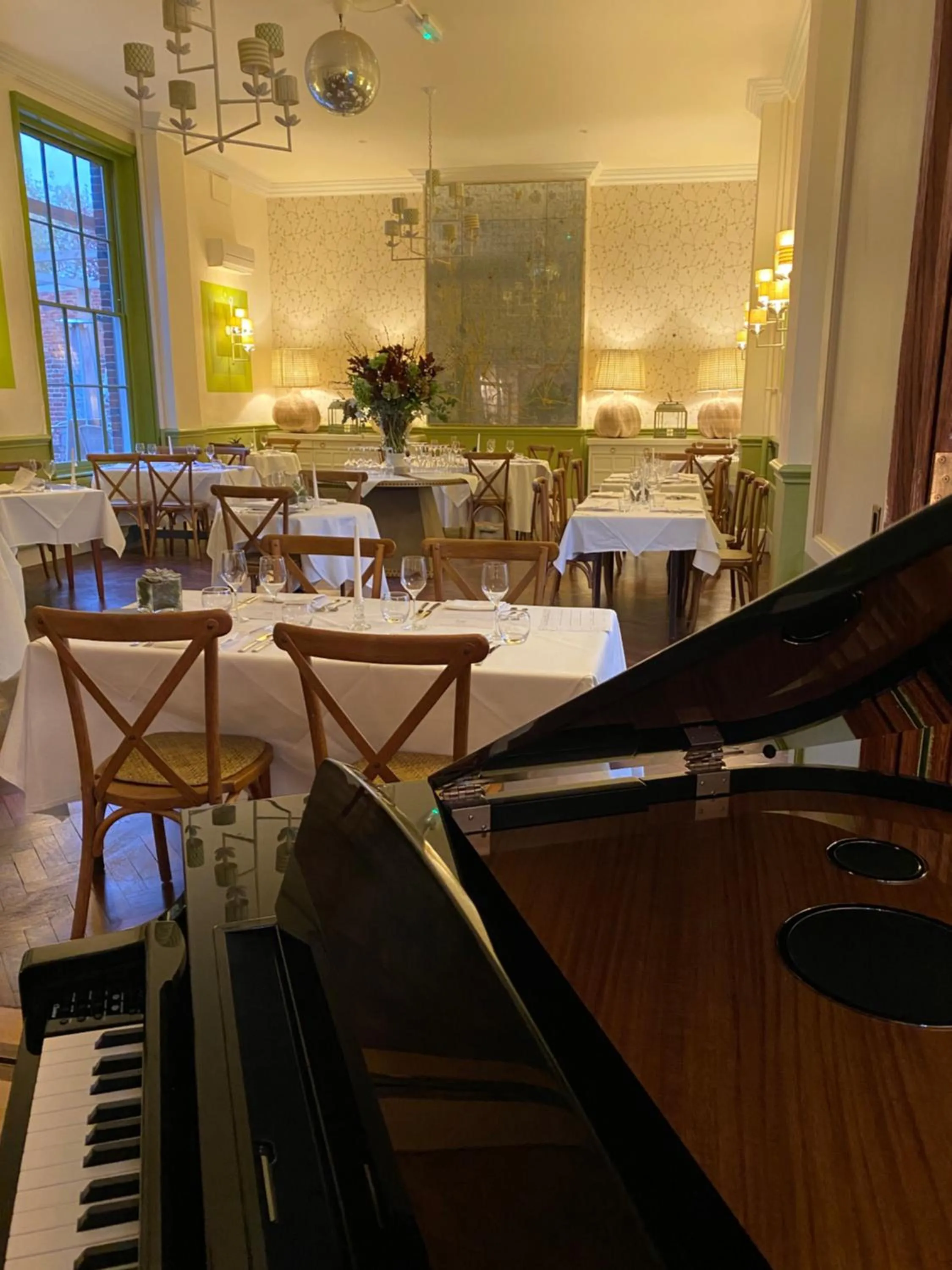 Dining area in The Grosvenor Stockbridge