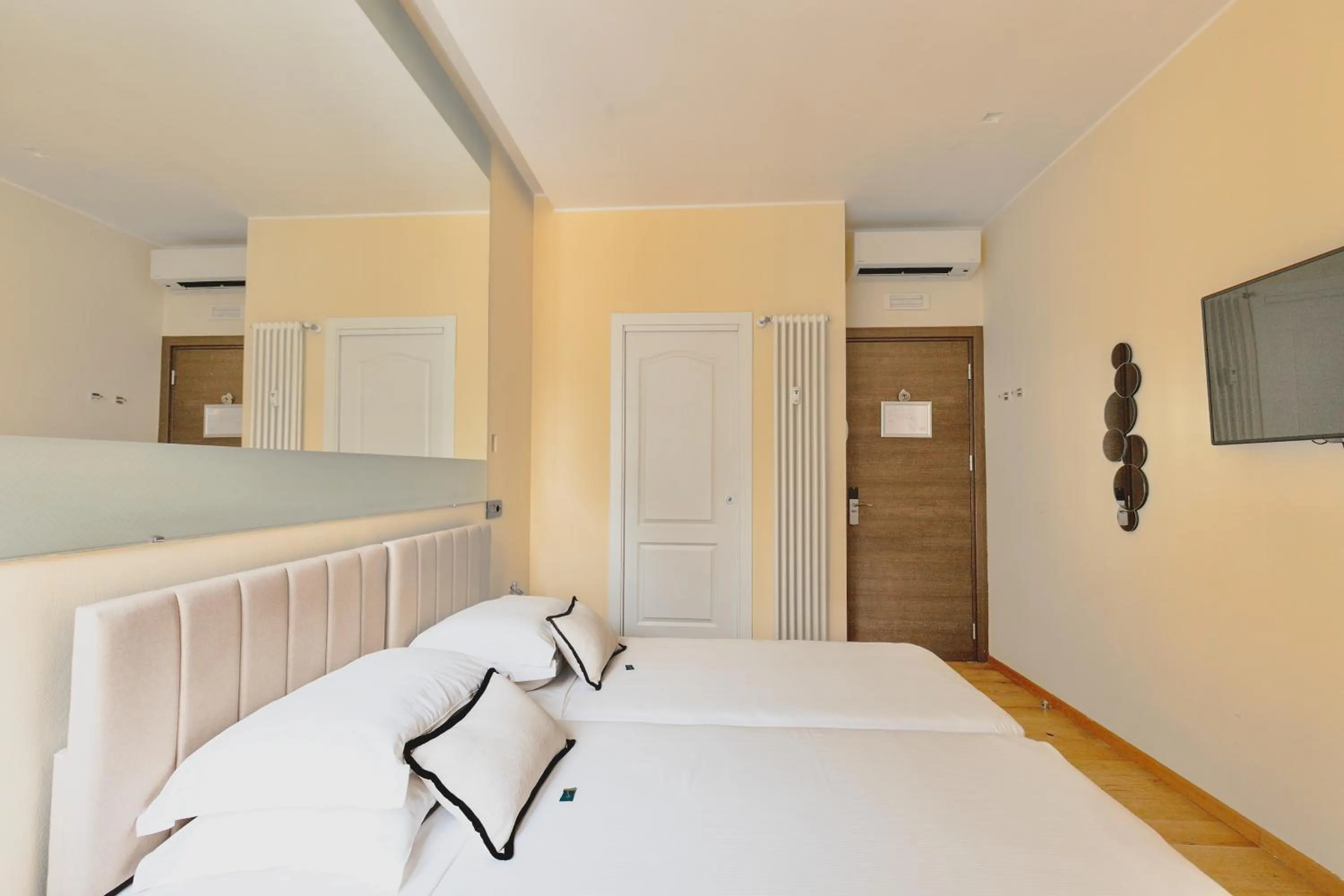 Bed in AH - Fashion District