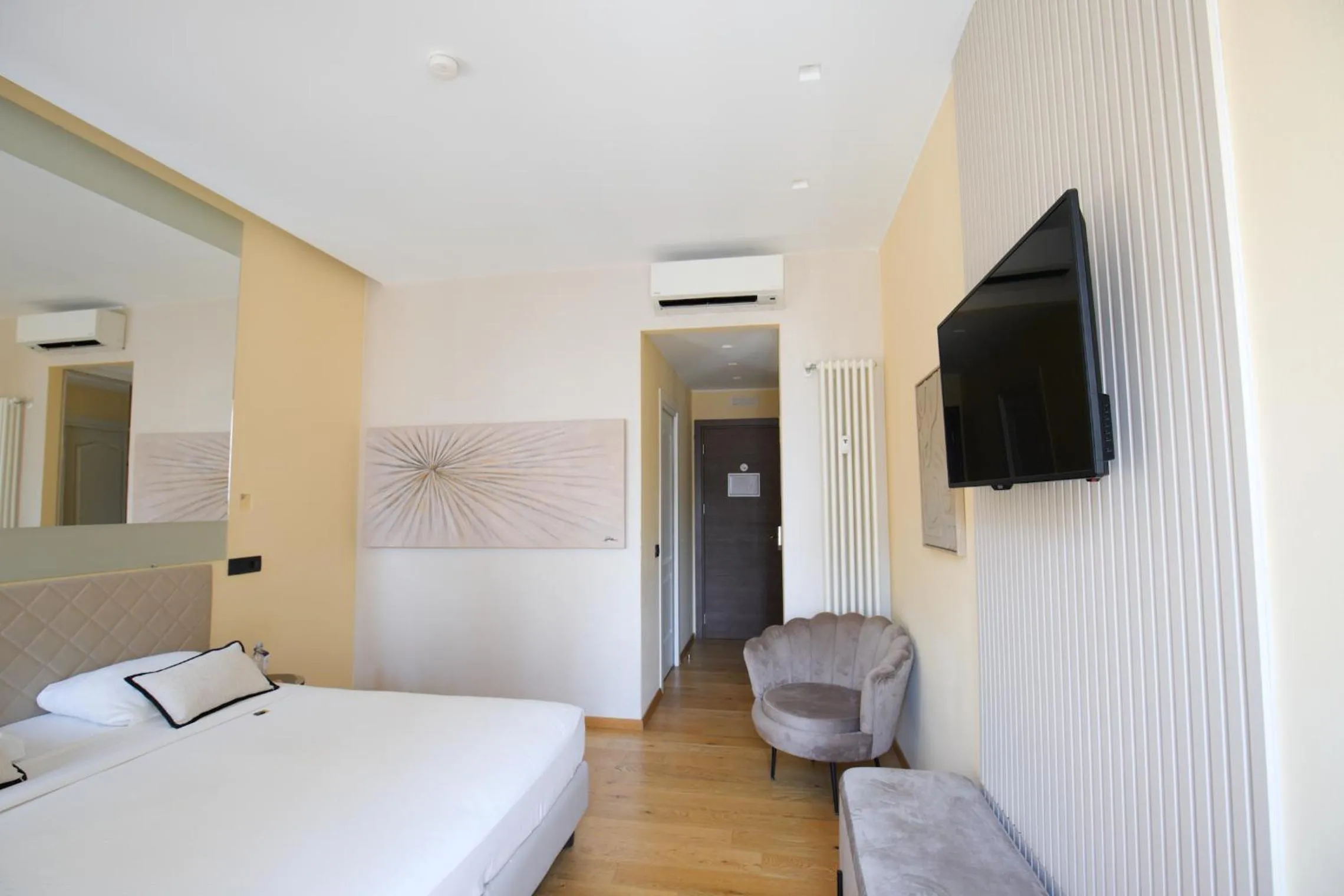 TV and multimedia, Bed in AH - Fashion District