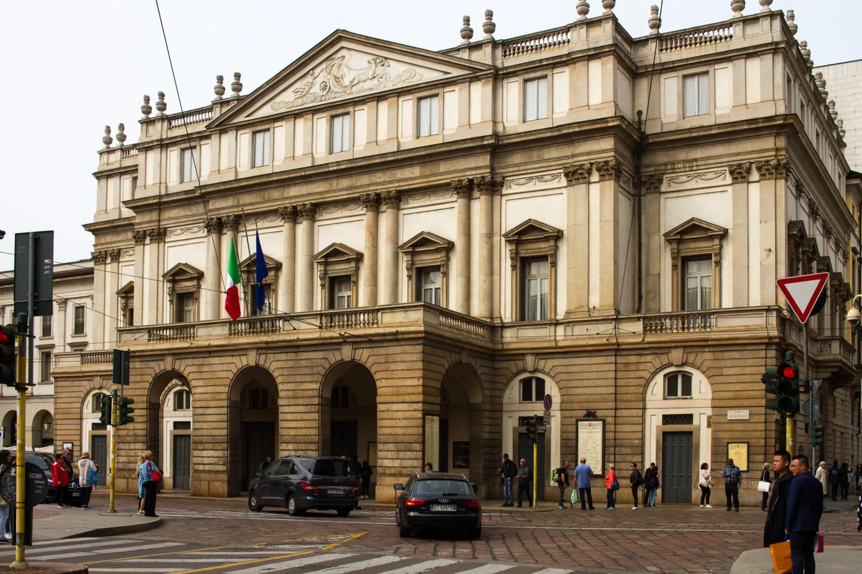 Nearby landmark in AH - Fashion District