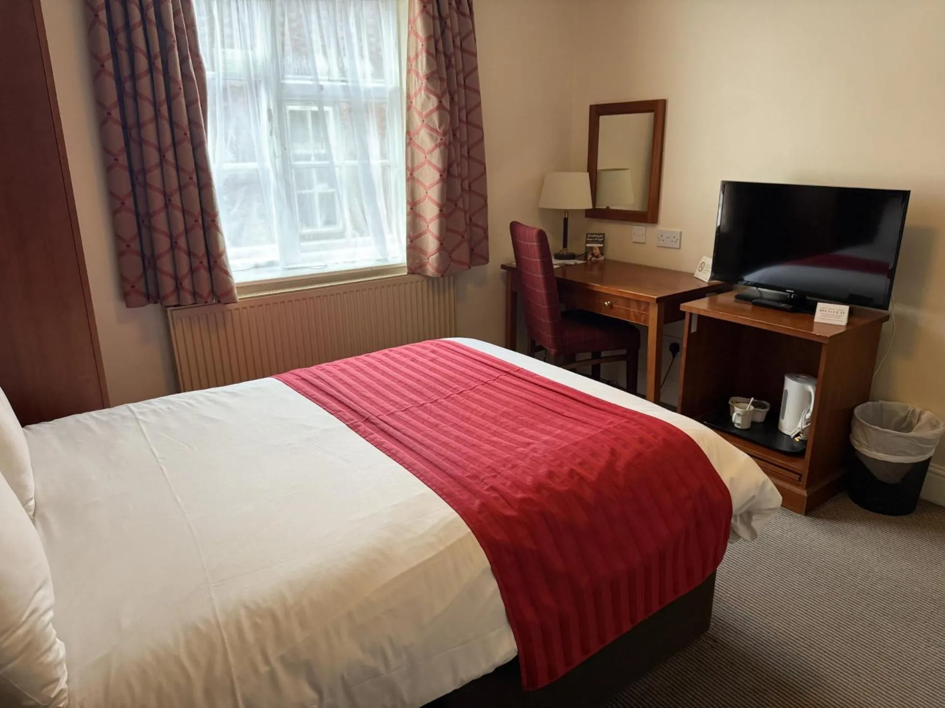 Bedroom, Bed in Red Lion Hotel by Greene King Inns