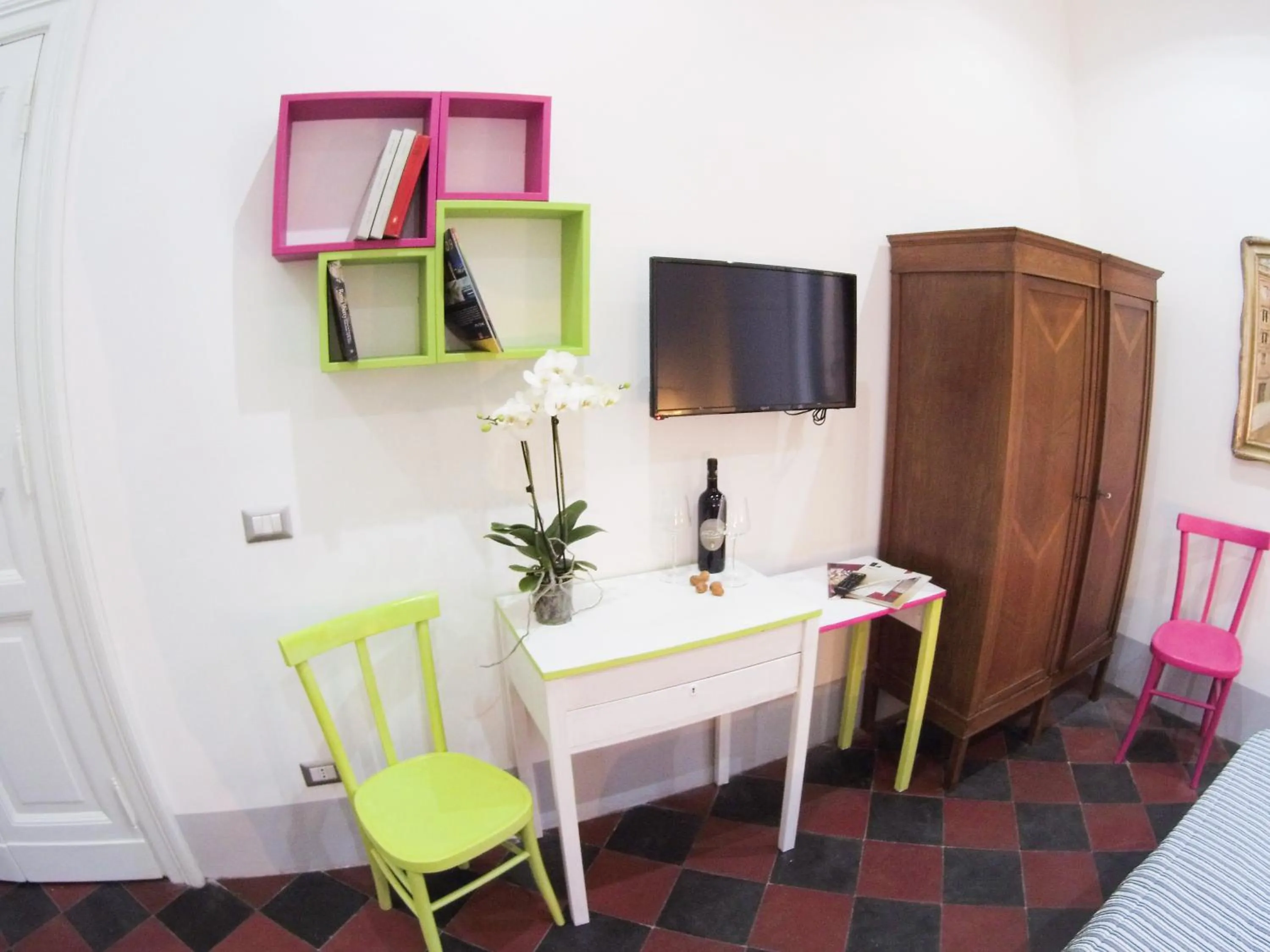 Photo of the whole room in L'architetto