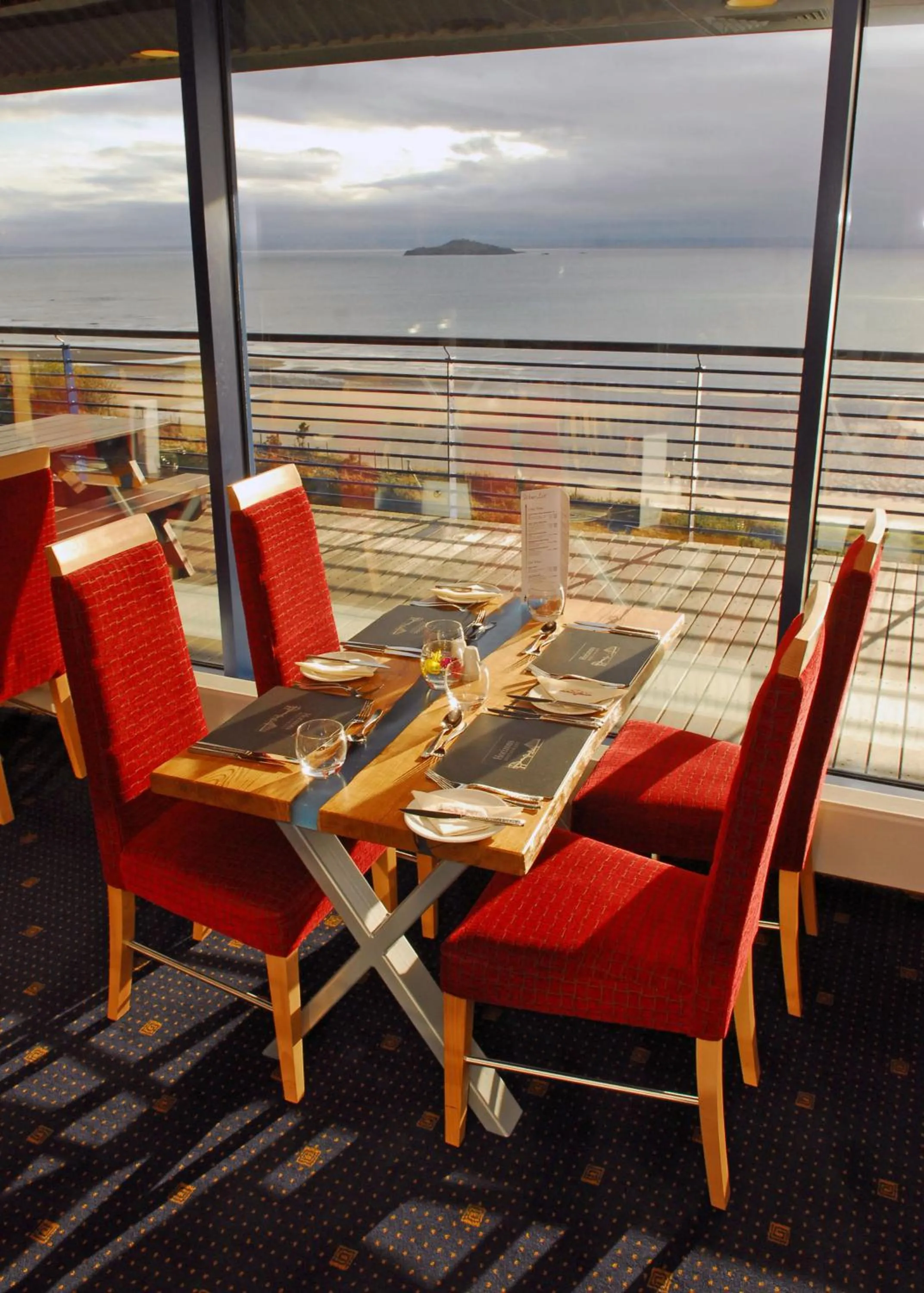 Restaurant/places to eat in The Bay Hotel