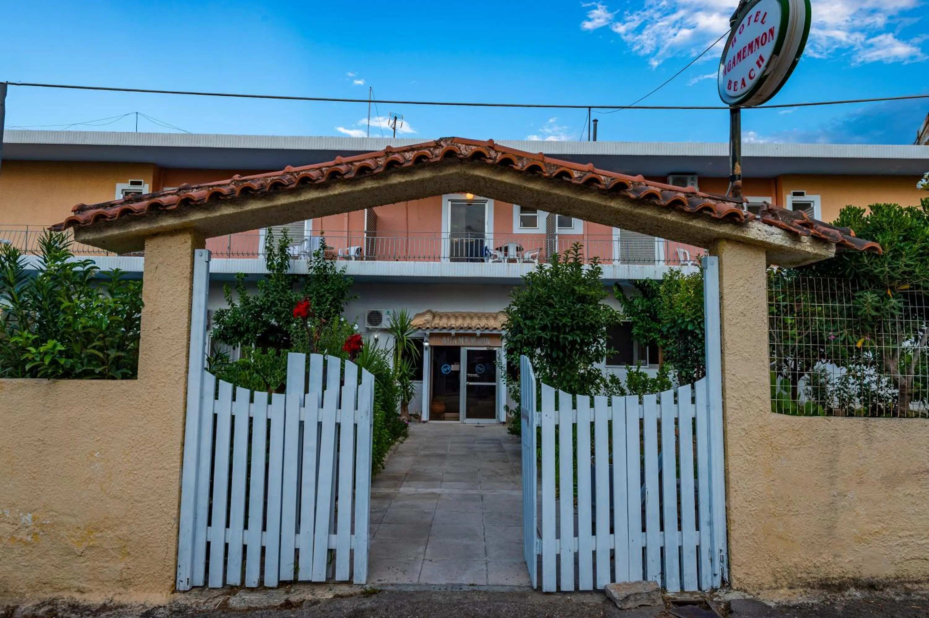 Facade/entrance in Hotel Agamemnon Beach