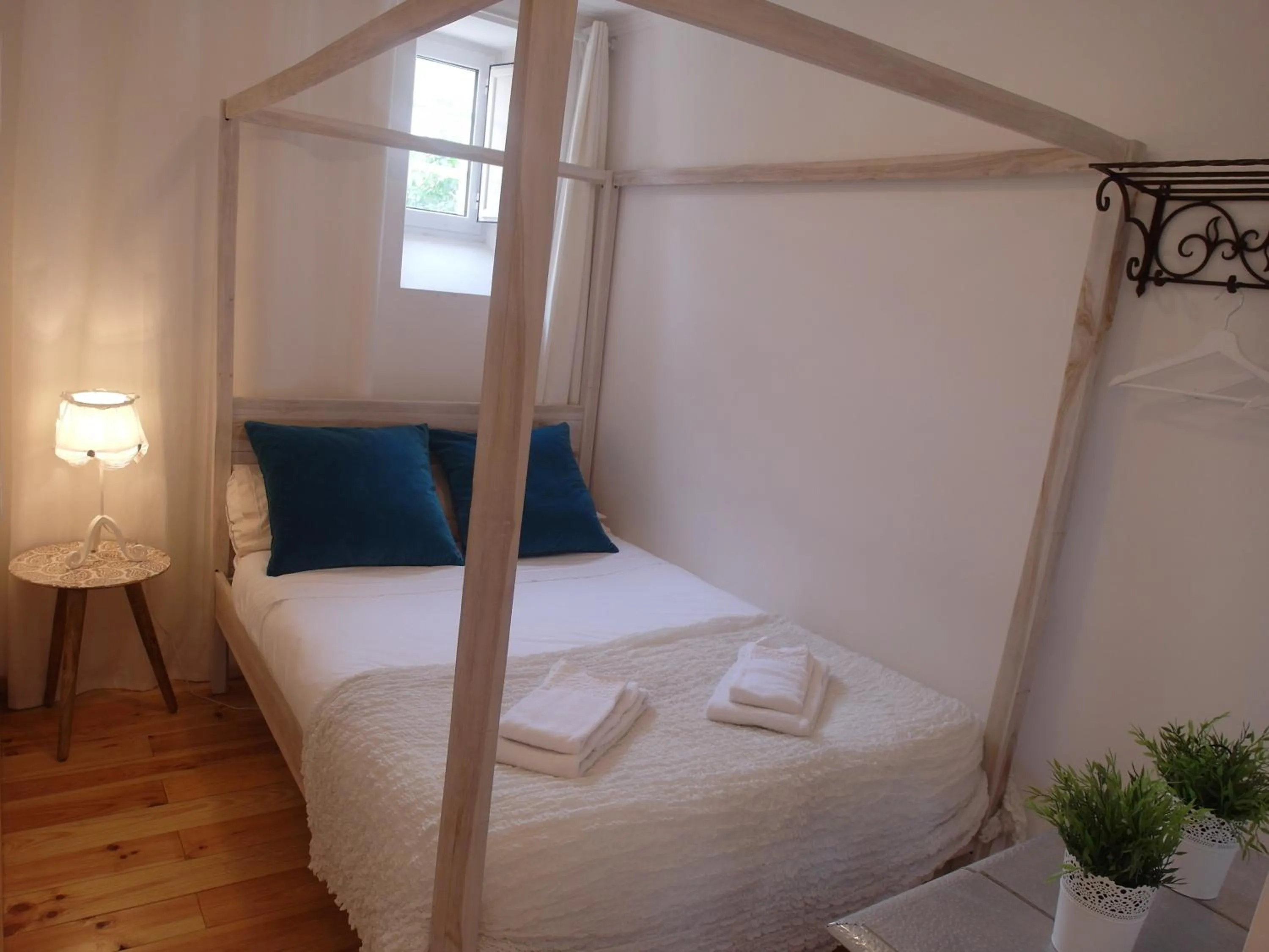 Bed in SantoSweethome 1