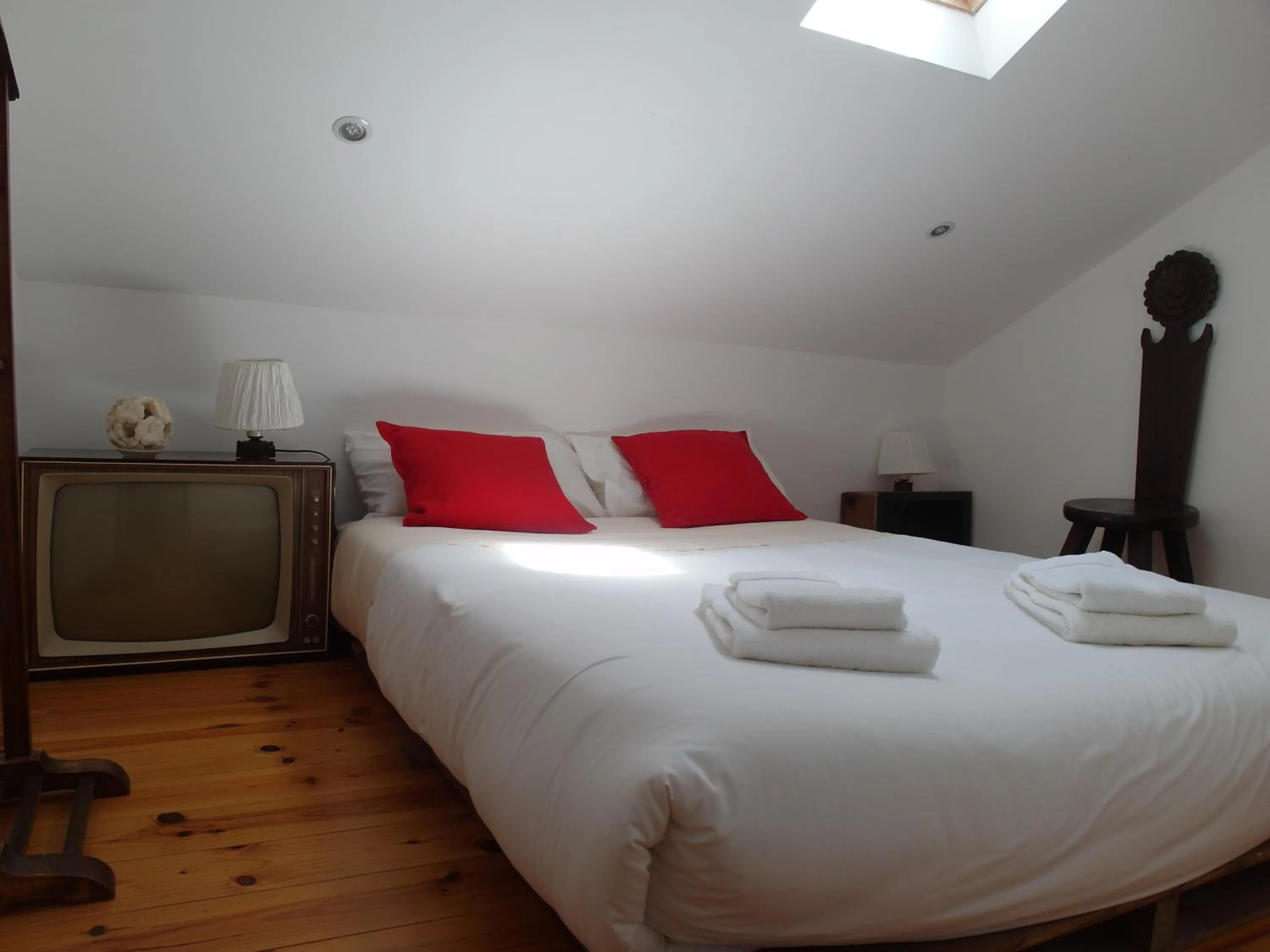 Bed in SantoSweethome 1