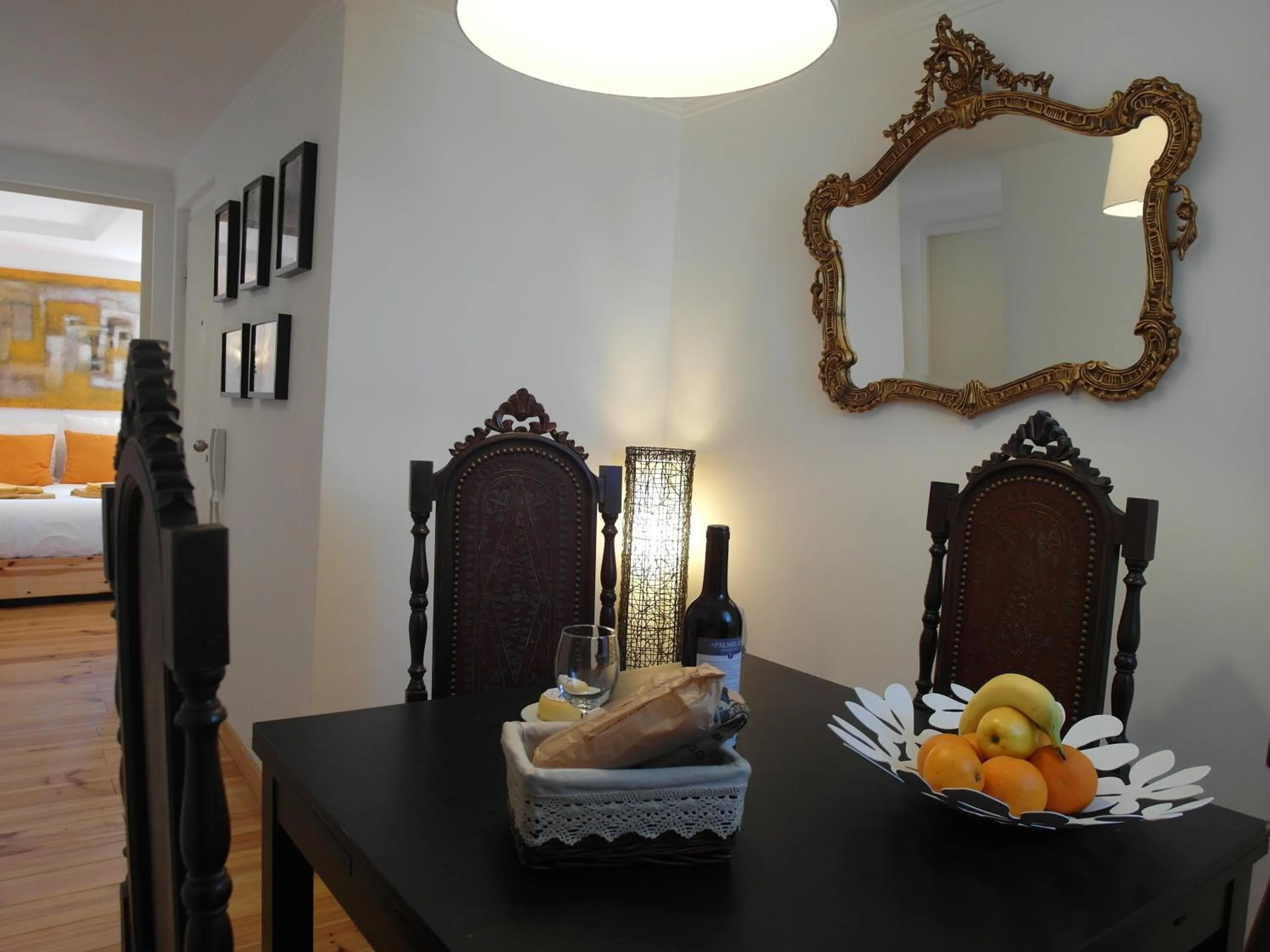 Decorative detail, Bed in SantoSweethome 1