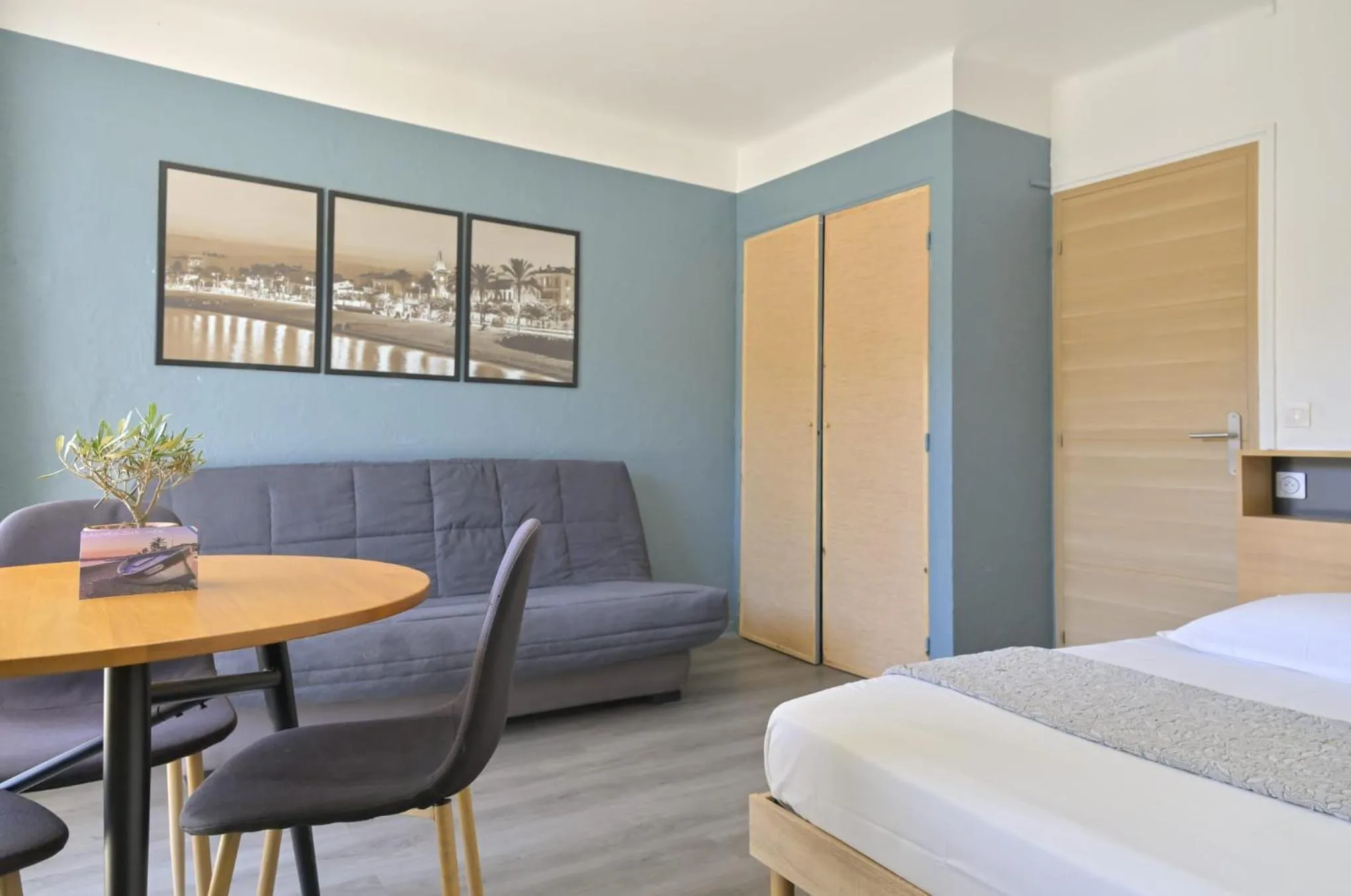 Bed in MOTEL ASCOT - Hotel & Appartements