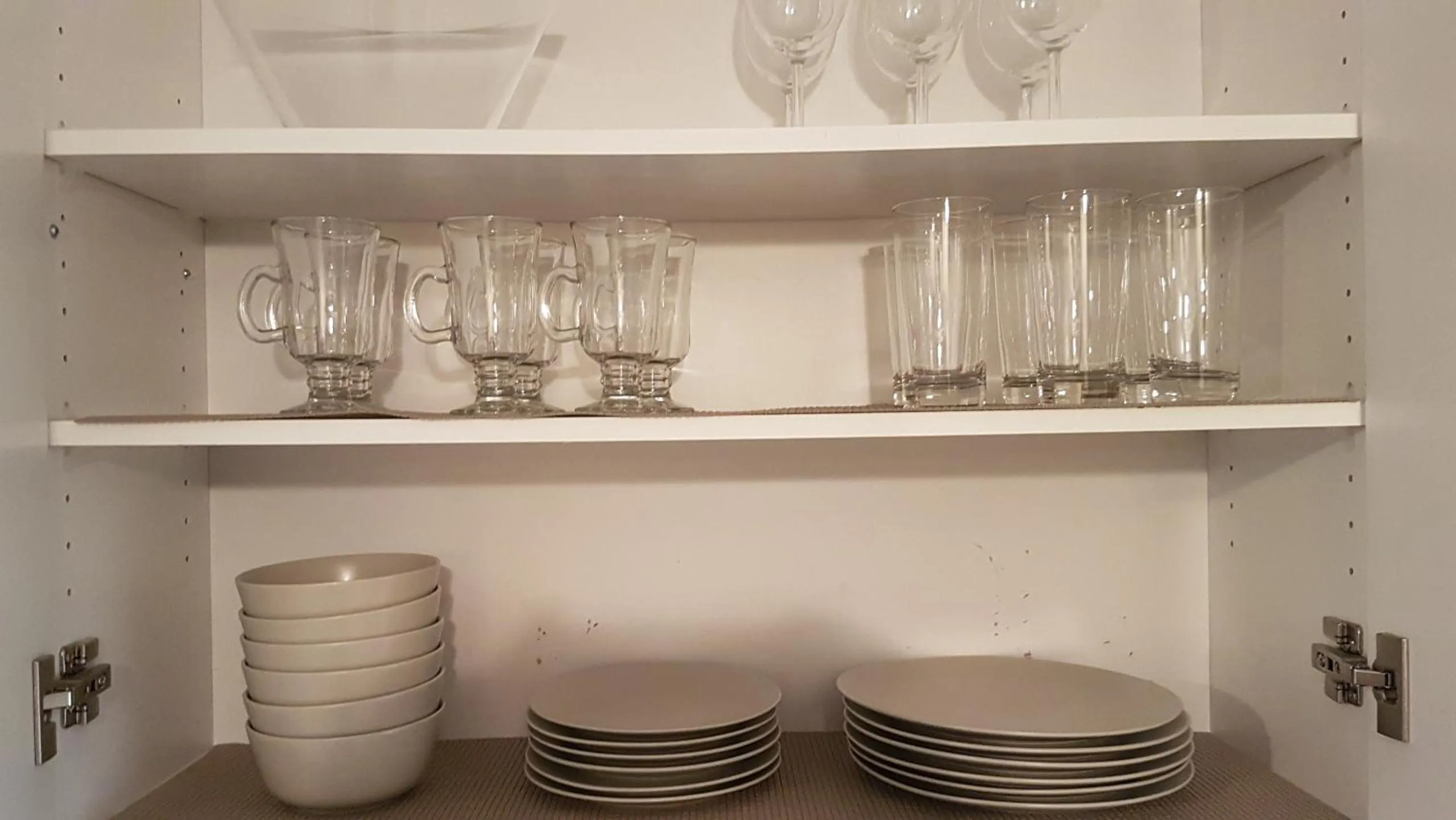 Kitchen or kitchenette in Three-Bedroom Apartment Sweet #6 by Amazing Property Rentals