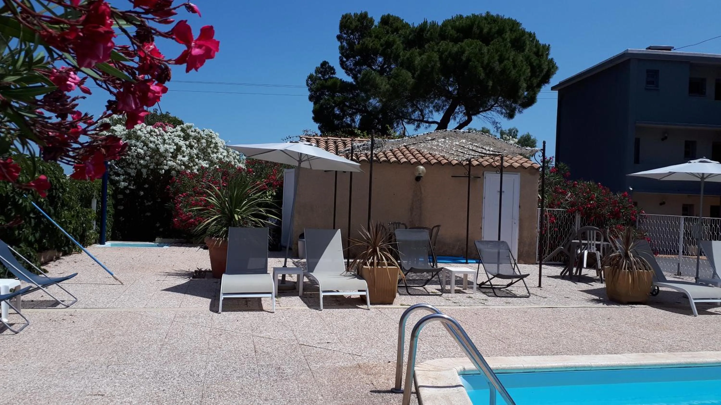 Hôtel restaurant LOGIS HOTELLERIE DE BALAJAN