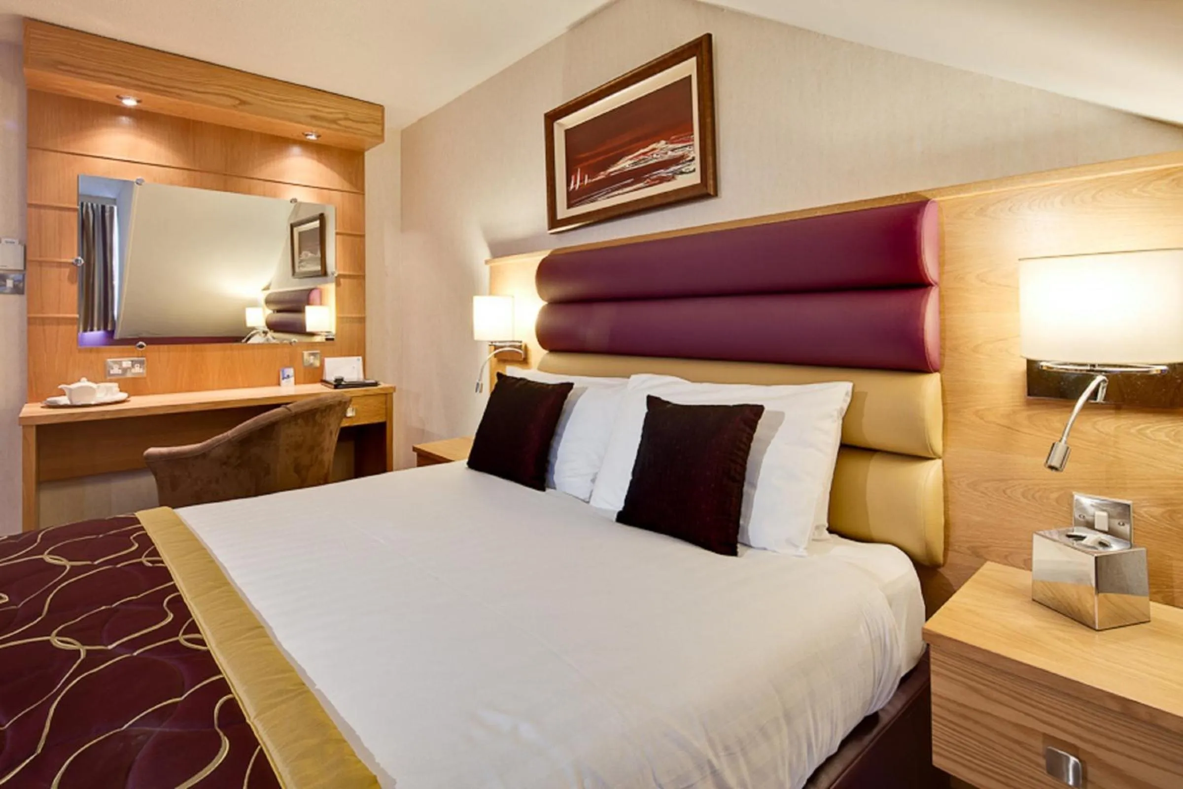 Bedroom, Bed in Abbey Hotel Golf & Spa