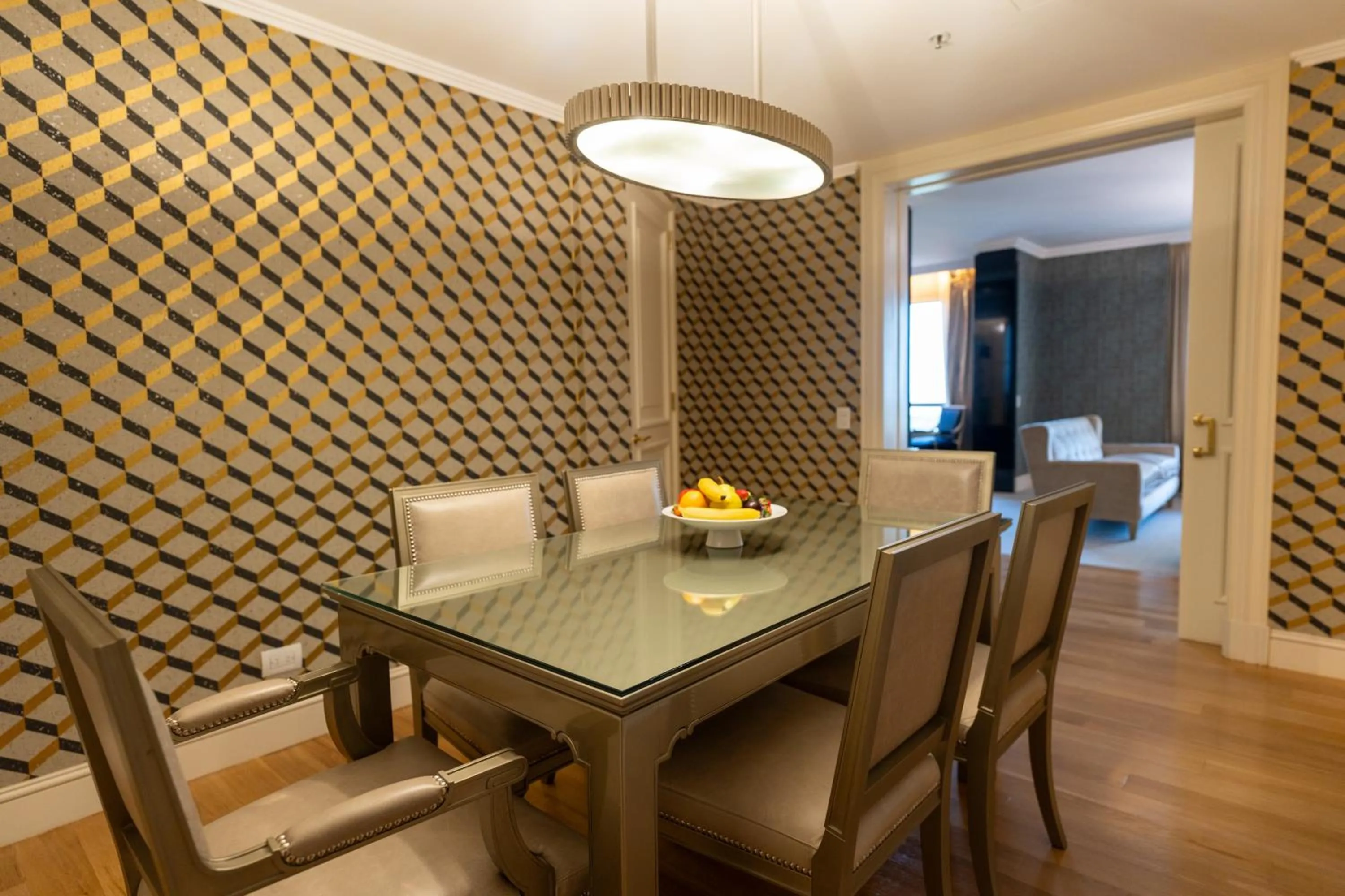 Dining area in Alvear Icon Hotel