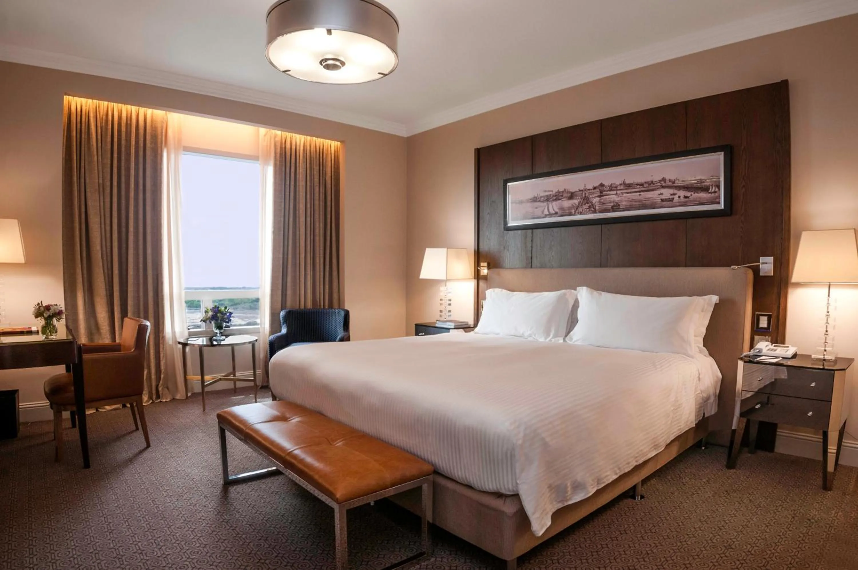 Bedroom, Bed in Alvear Icon Hotel