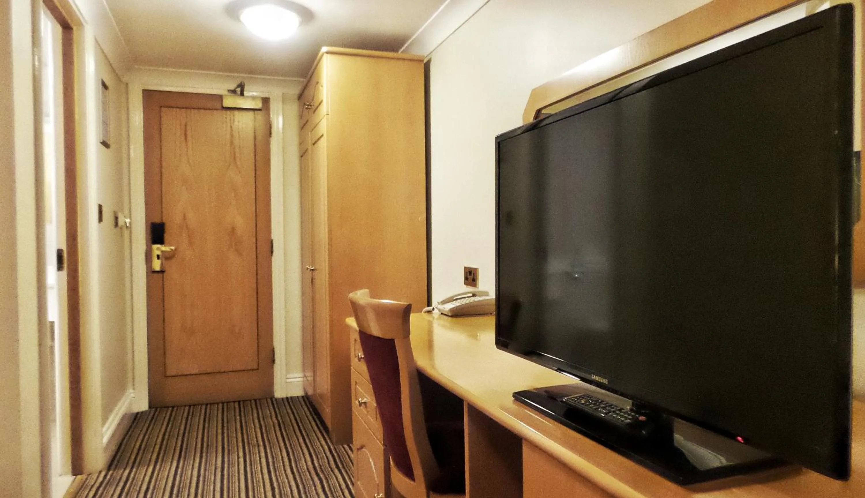 TV and multimedia in Parkside International Hotel