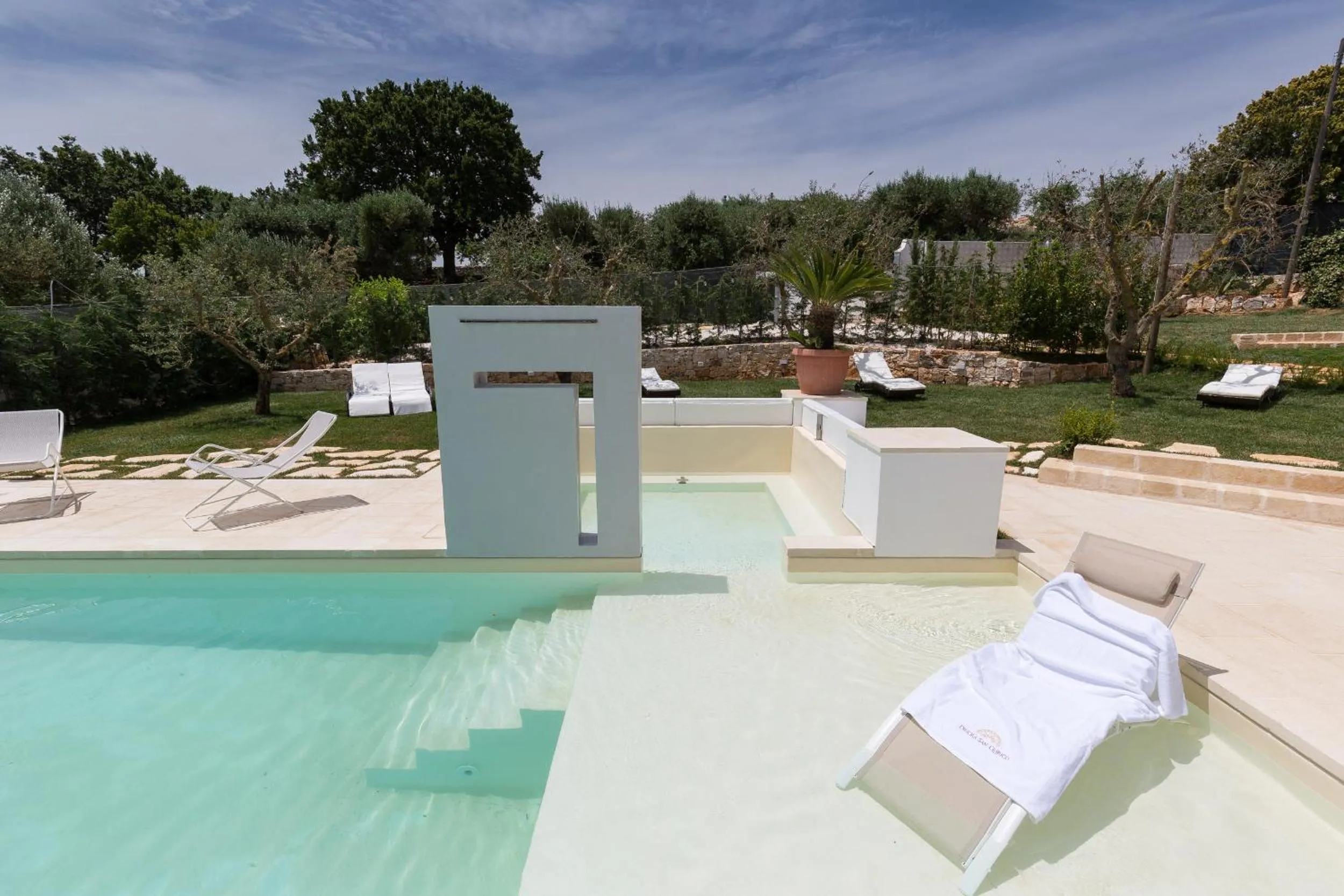 Pool view in Dimora San Quirico - bed e breakfast - Cisternino