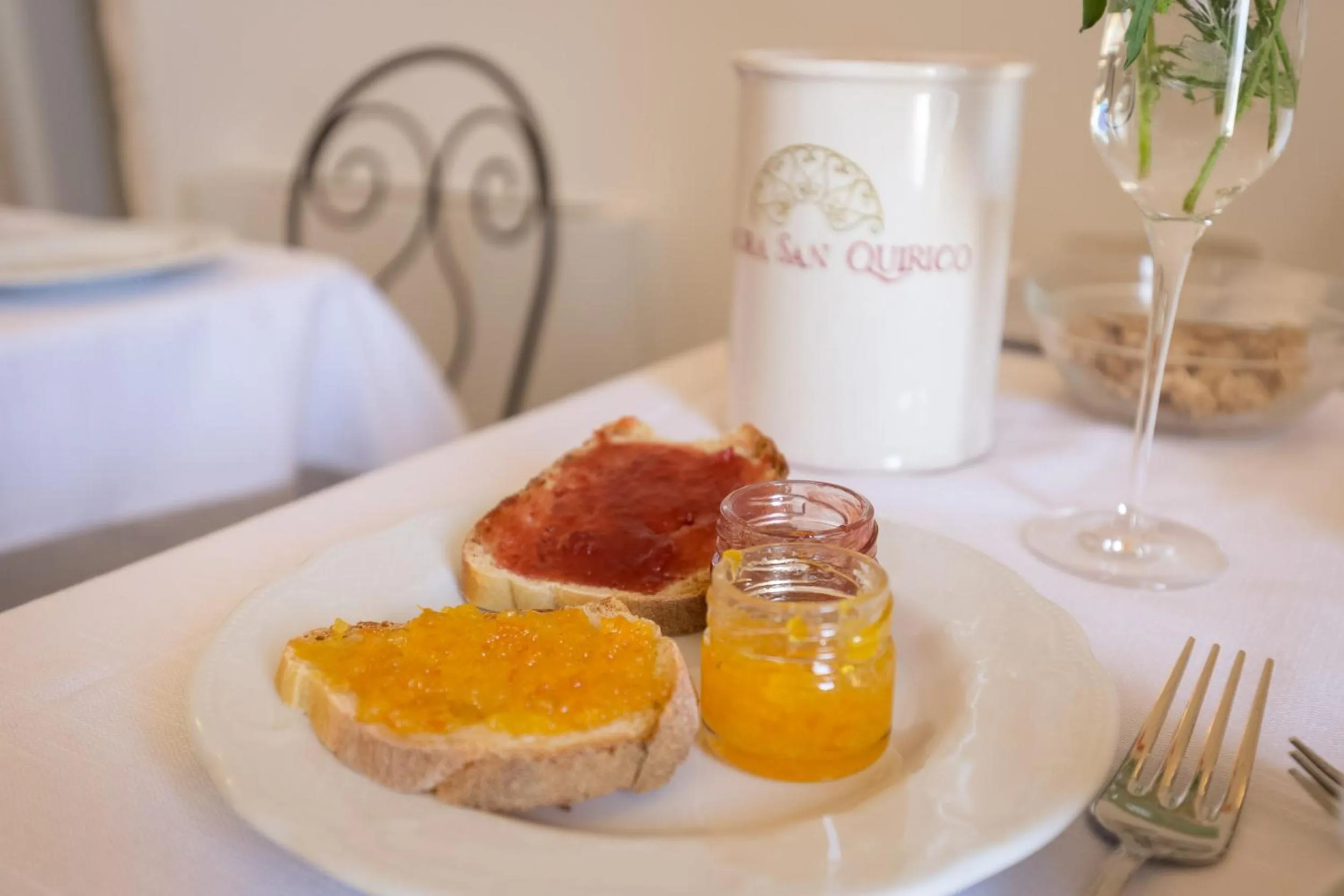 Breakfast in Dimora San Quirico - bed e breakfast - Cisternino