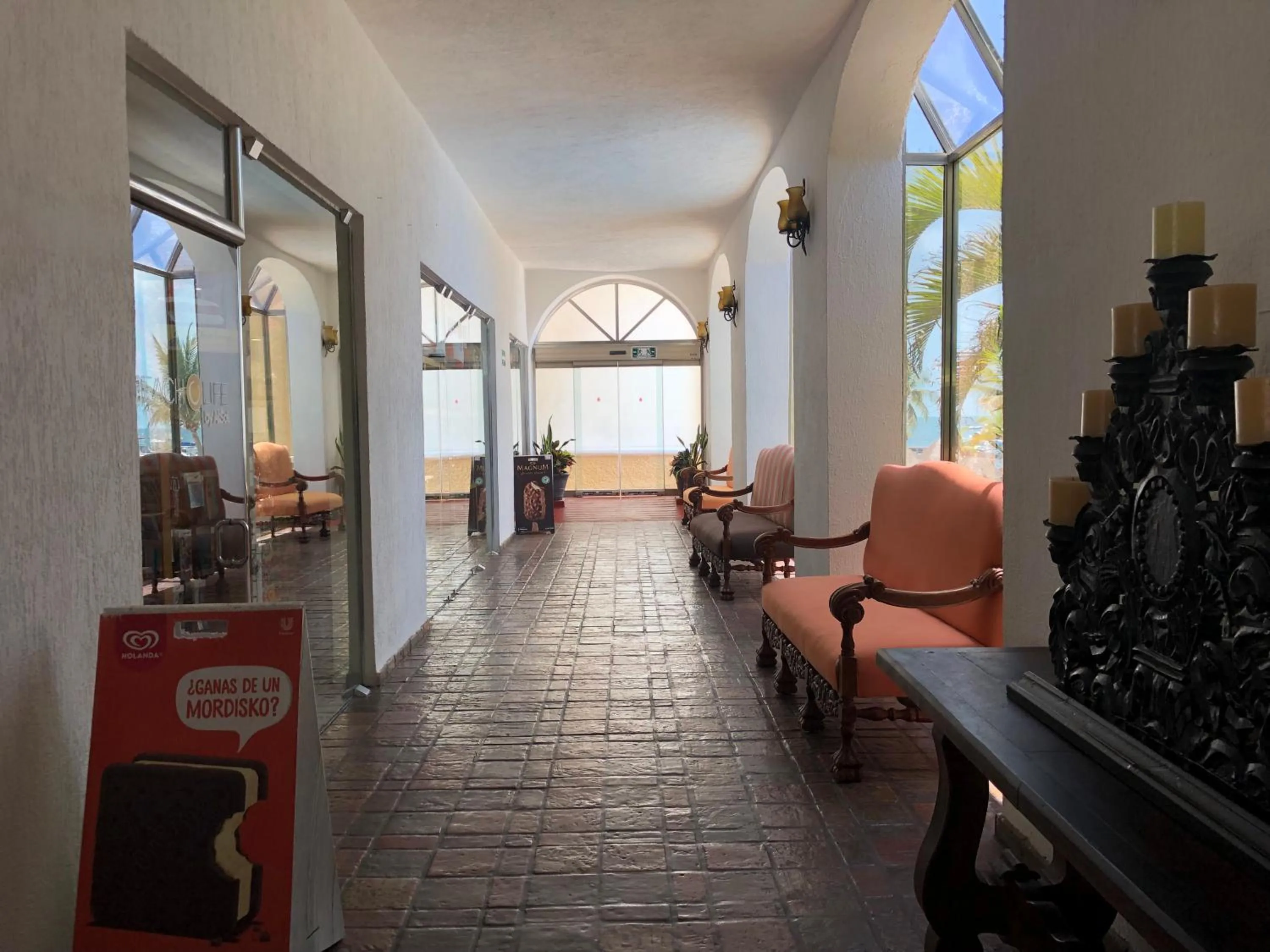 Supermarket/grocery shop in Tropical apartment