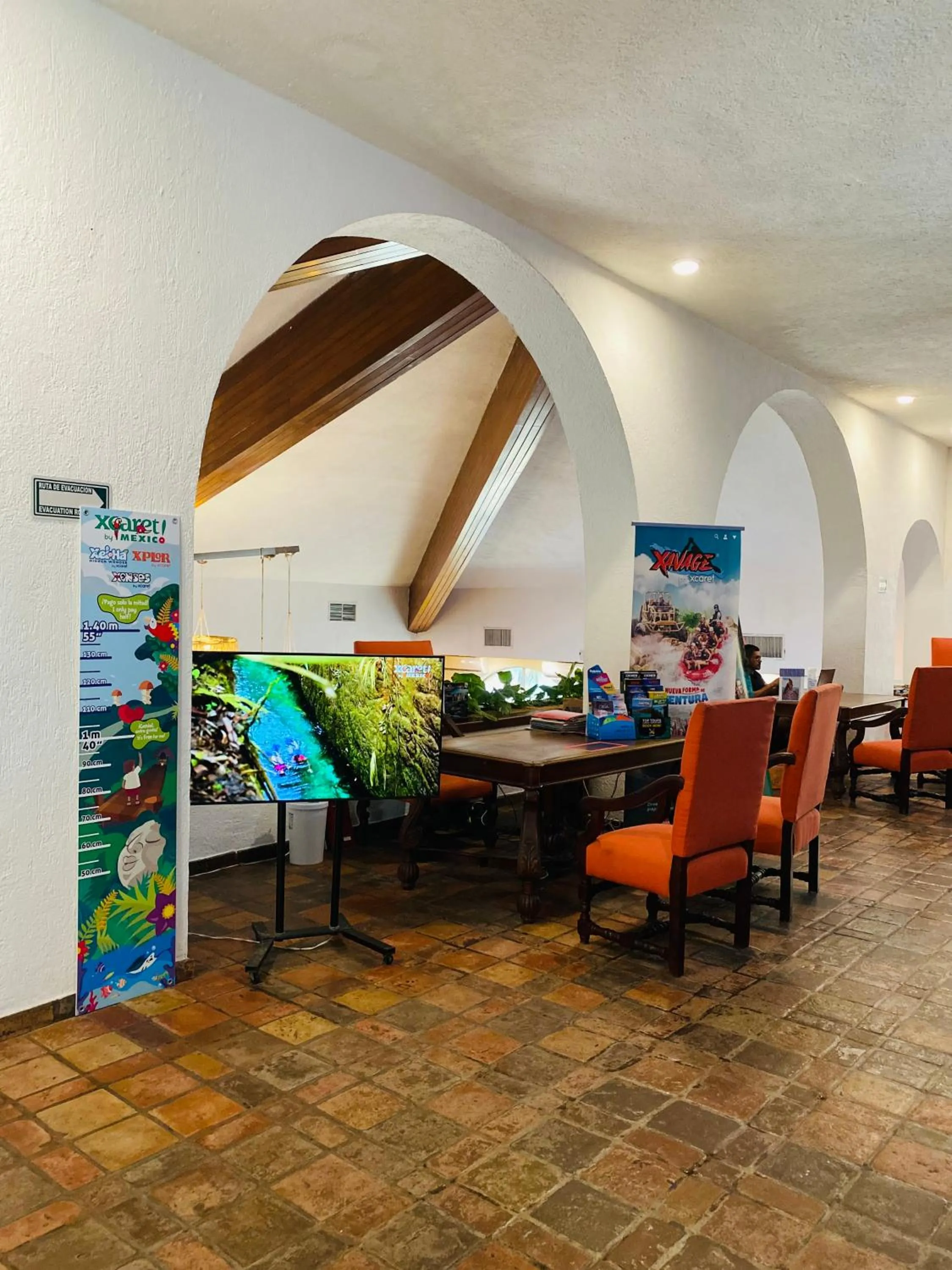 Hiking in Tropical apartment