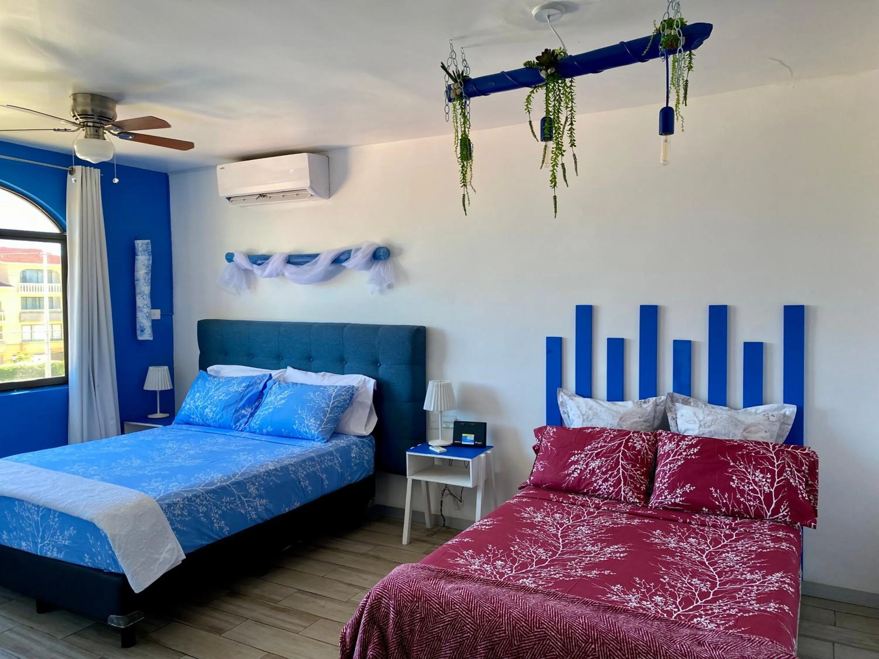 Bedroom, Bed in Tropical apartment