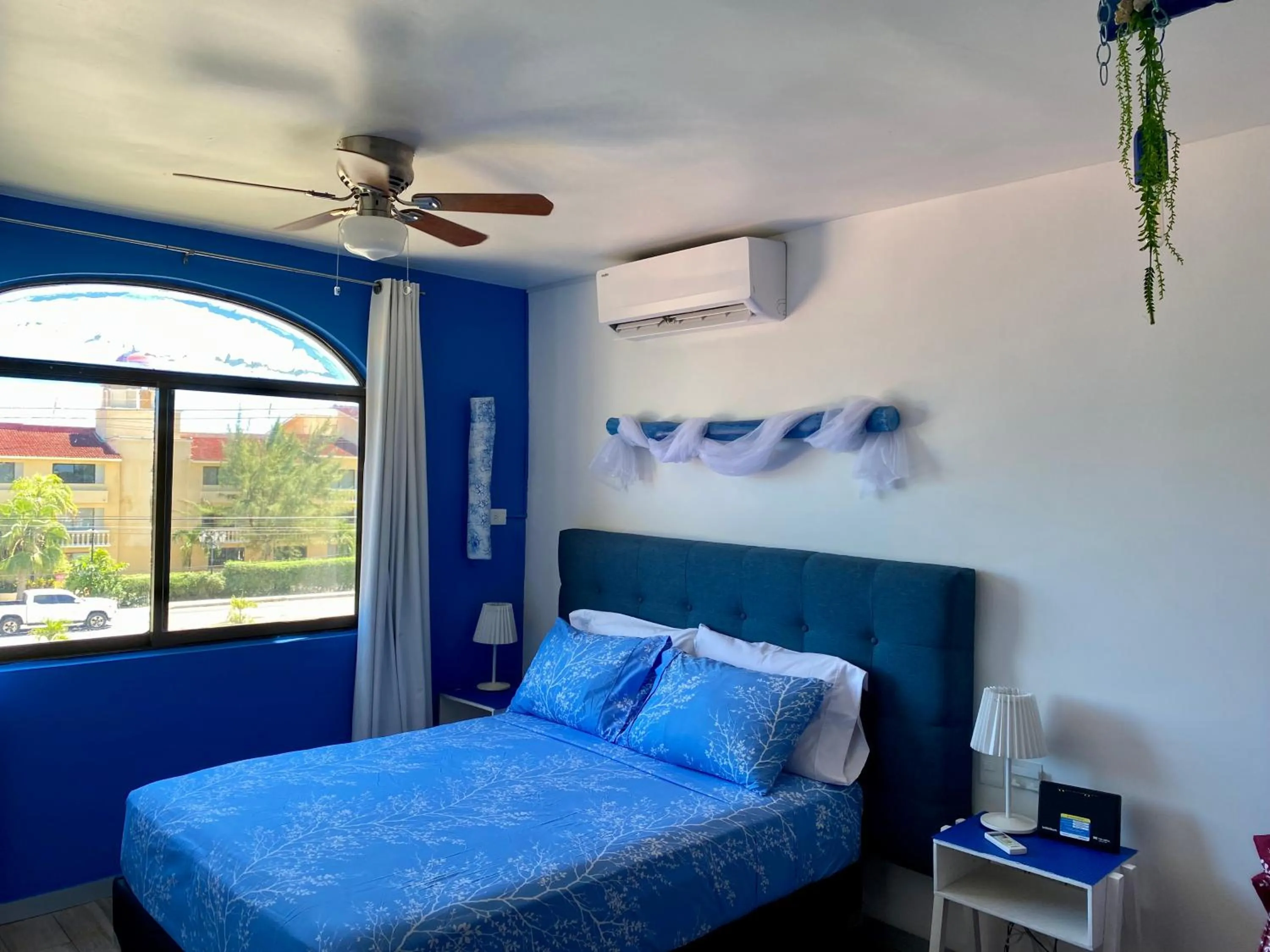 Bedroom, Bed in Tropical apartment