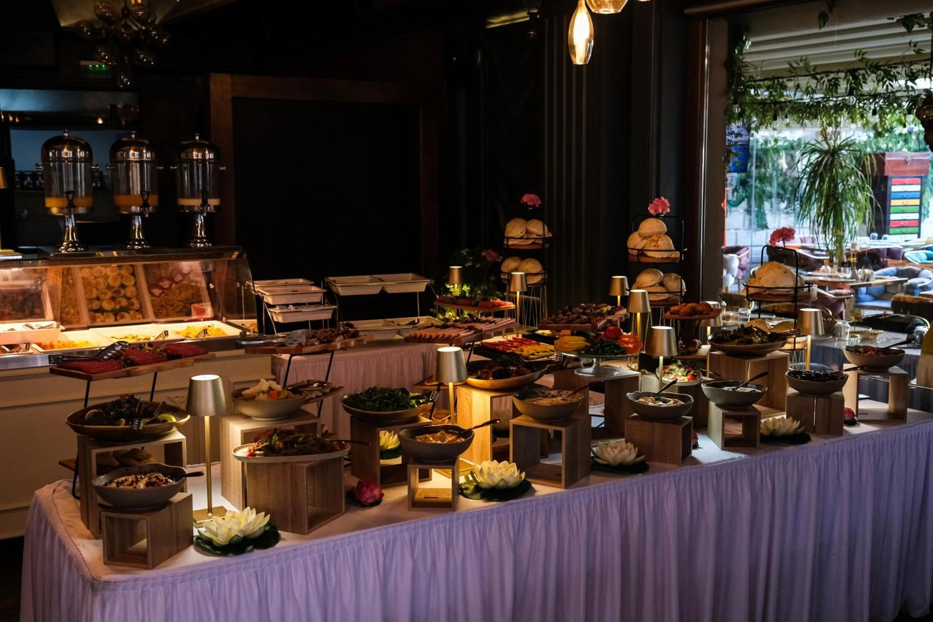 Breakfast in Peninsula Boutique Hotel