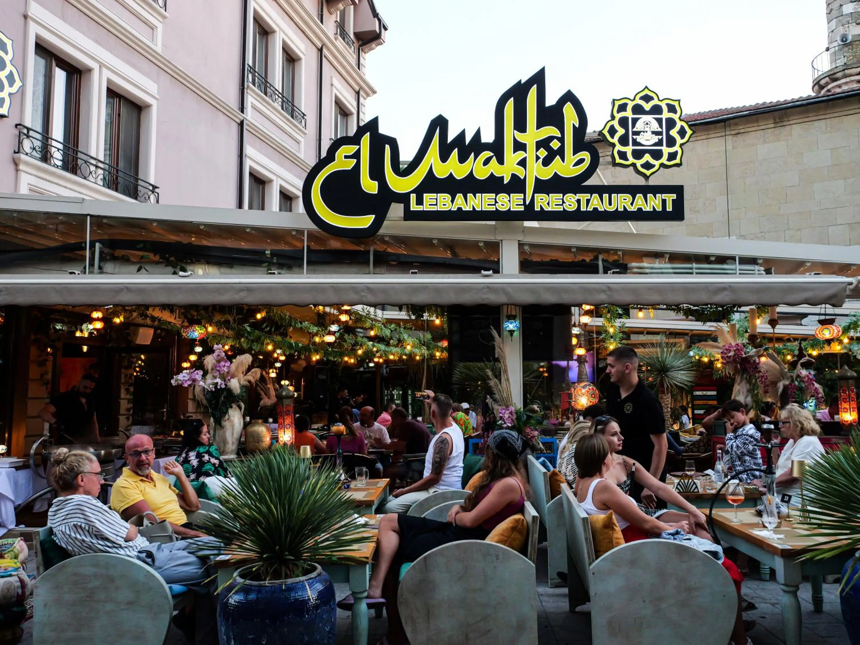 Restaurant/places to eat in Peninsula Boutique Hotel