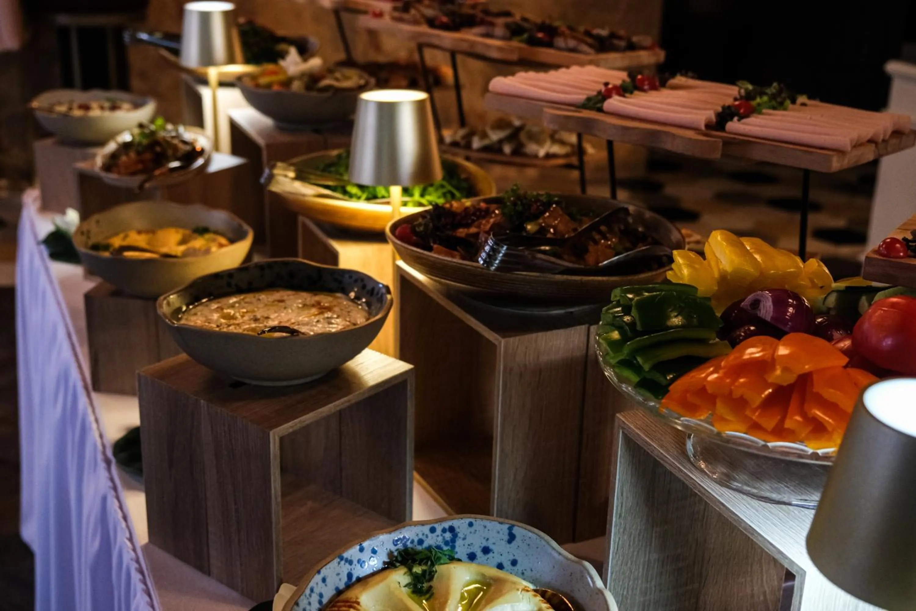 Restaurant/places to eat in Peninsula Boutique Hotel