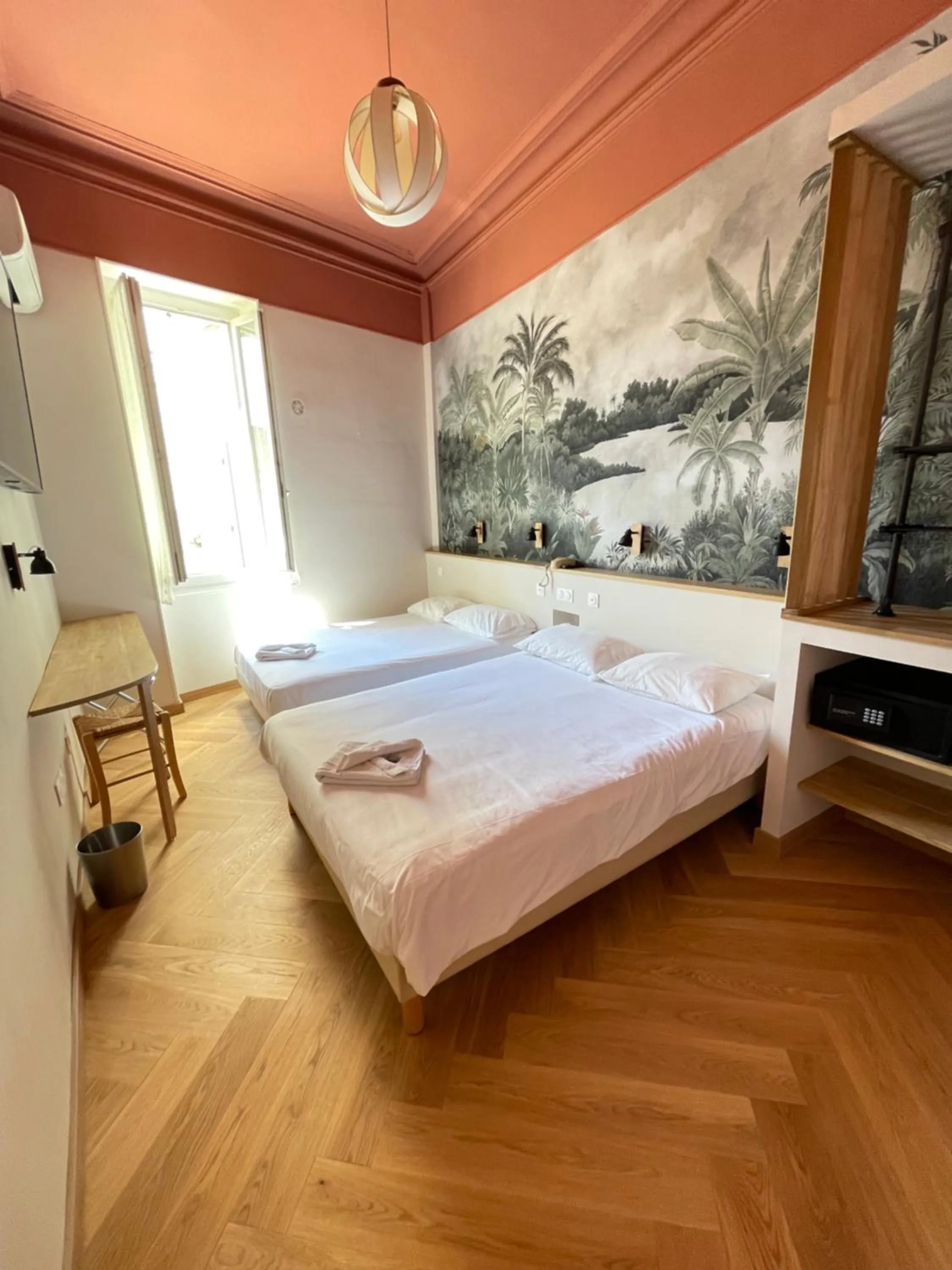 Photo of the whole room, Bed in Altera Roma Hôtel