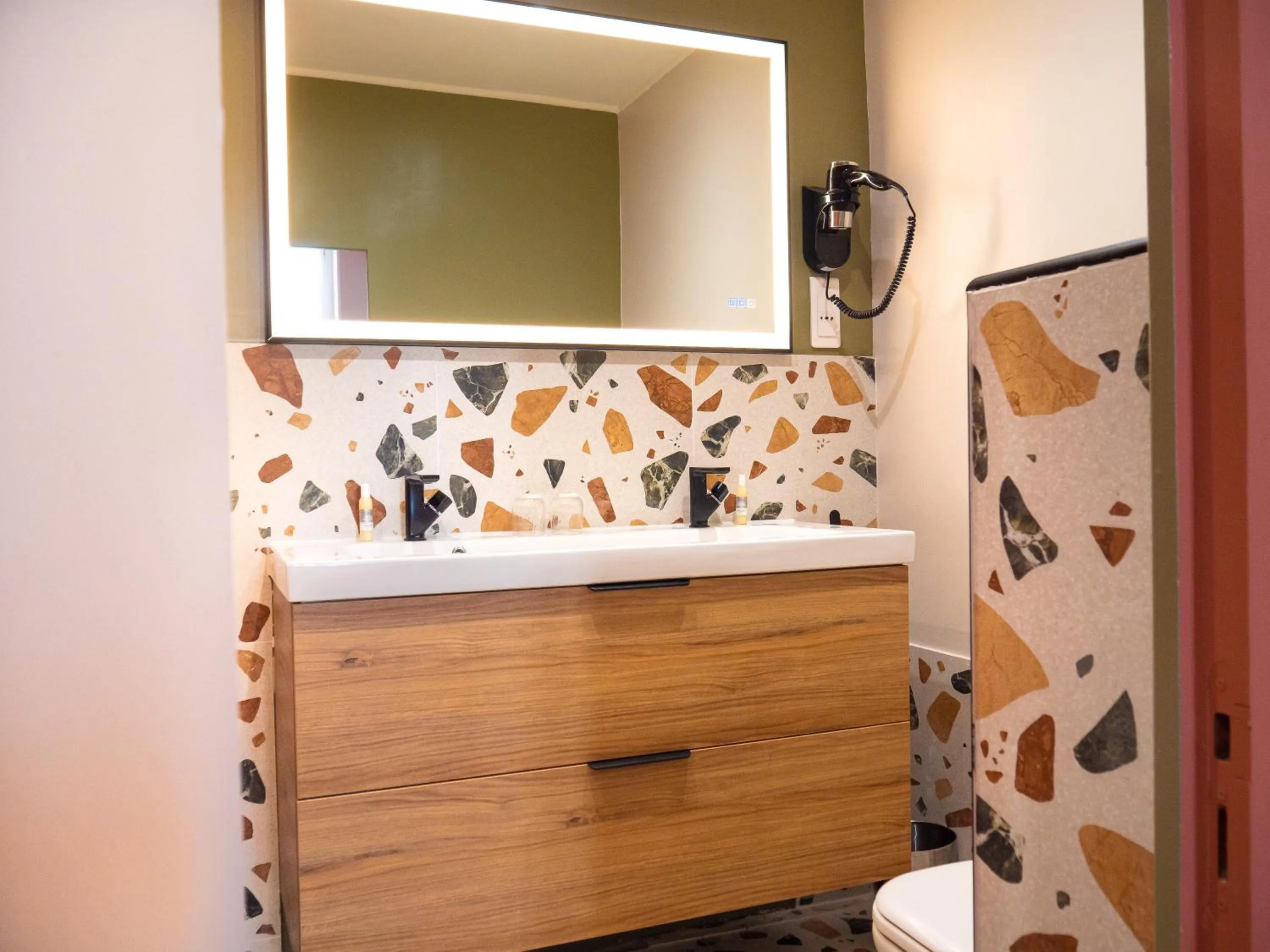 Bathroom in Altera Roma Hôtel