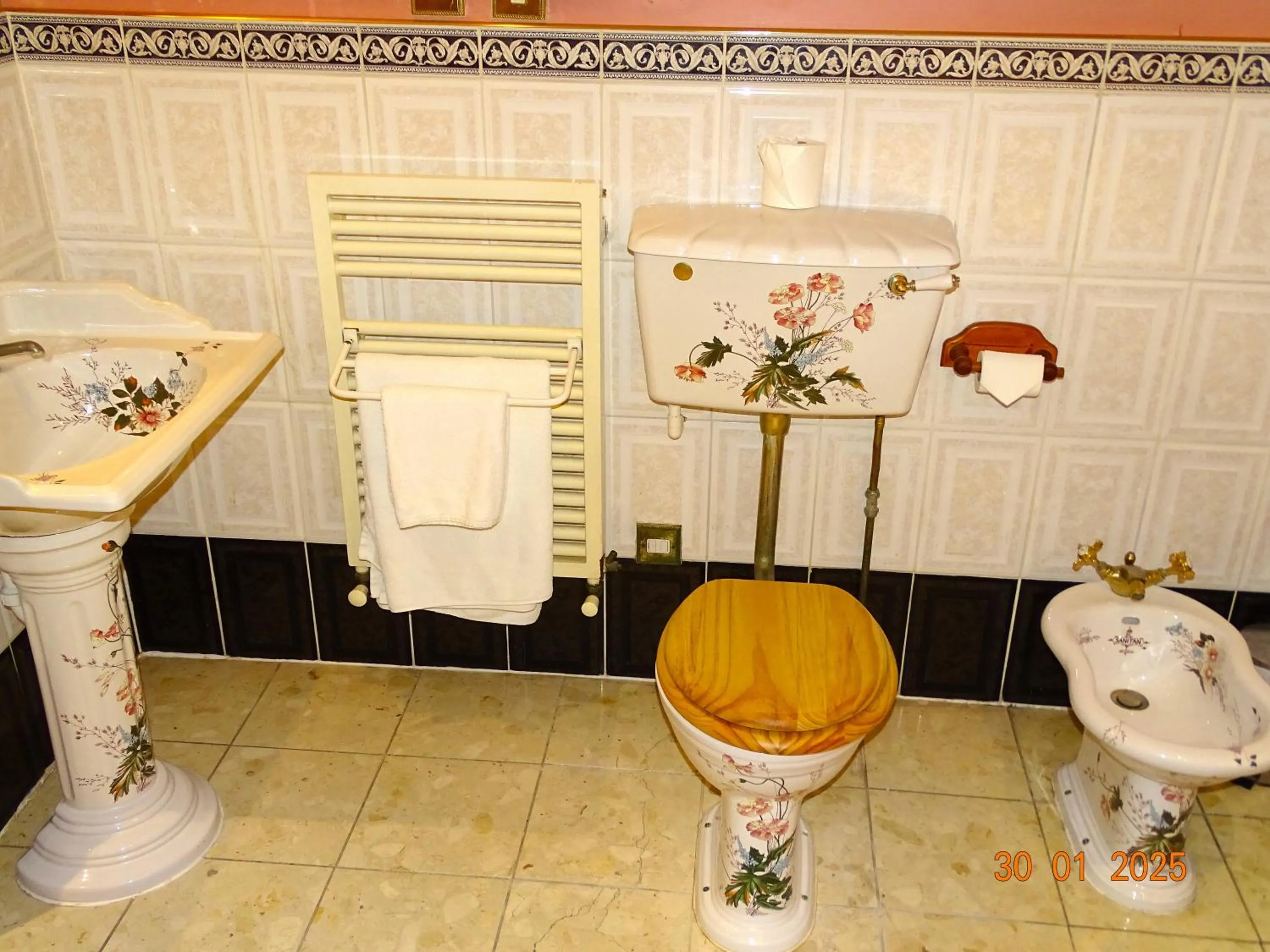 Bathroom in Donington Manor Hotel