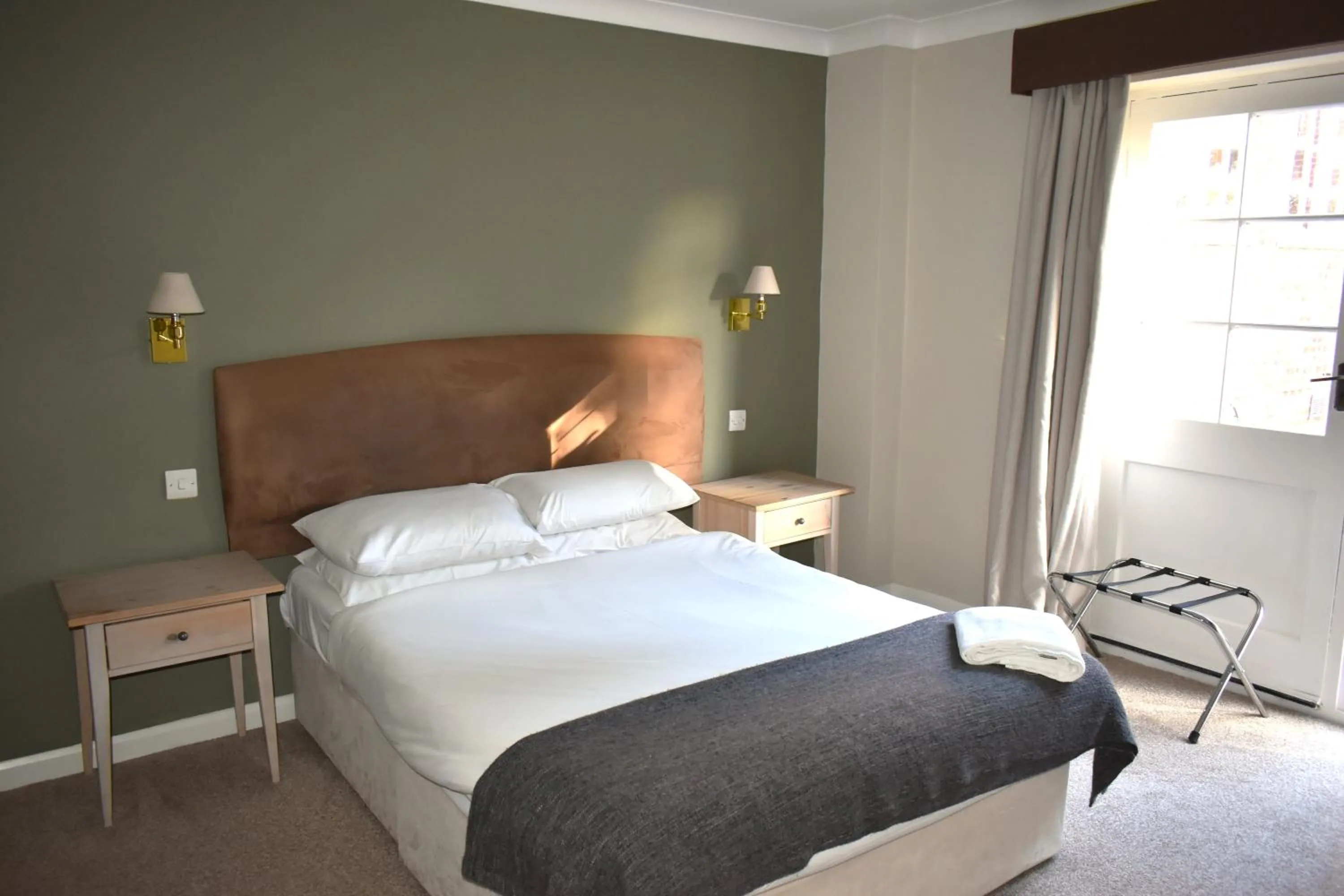 Bedroom, Bed in Donington Manor Hotel