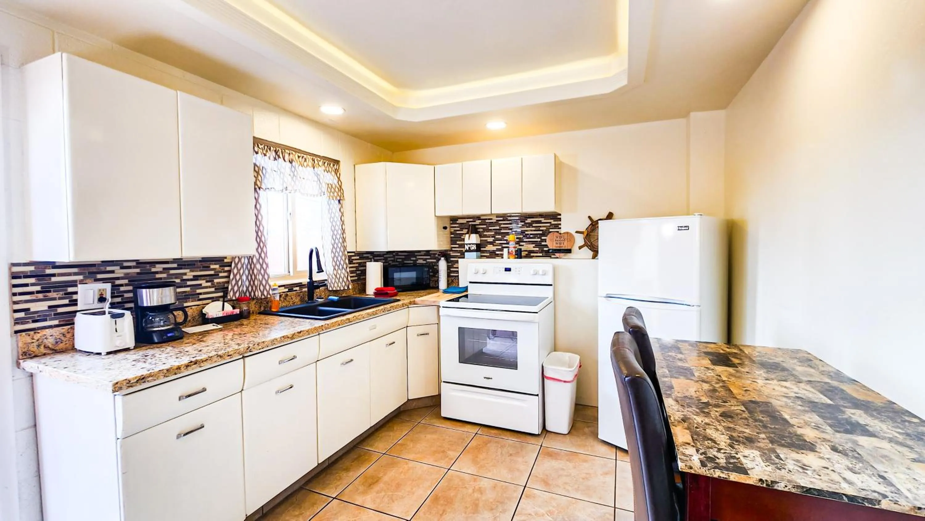 Red Rock Motel and Dam Motel