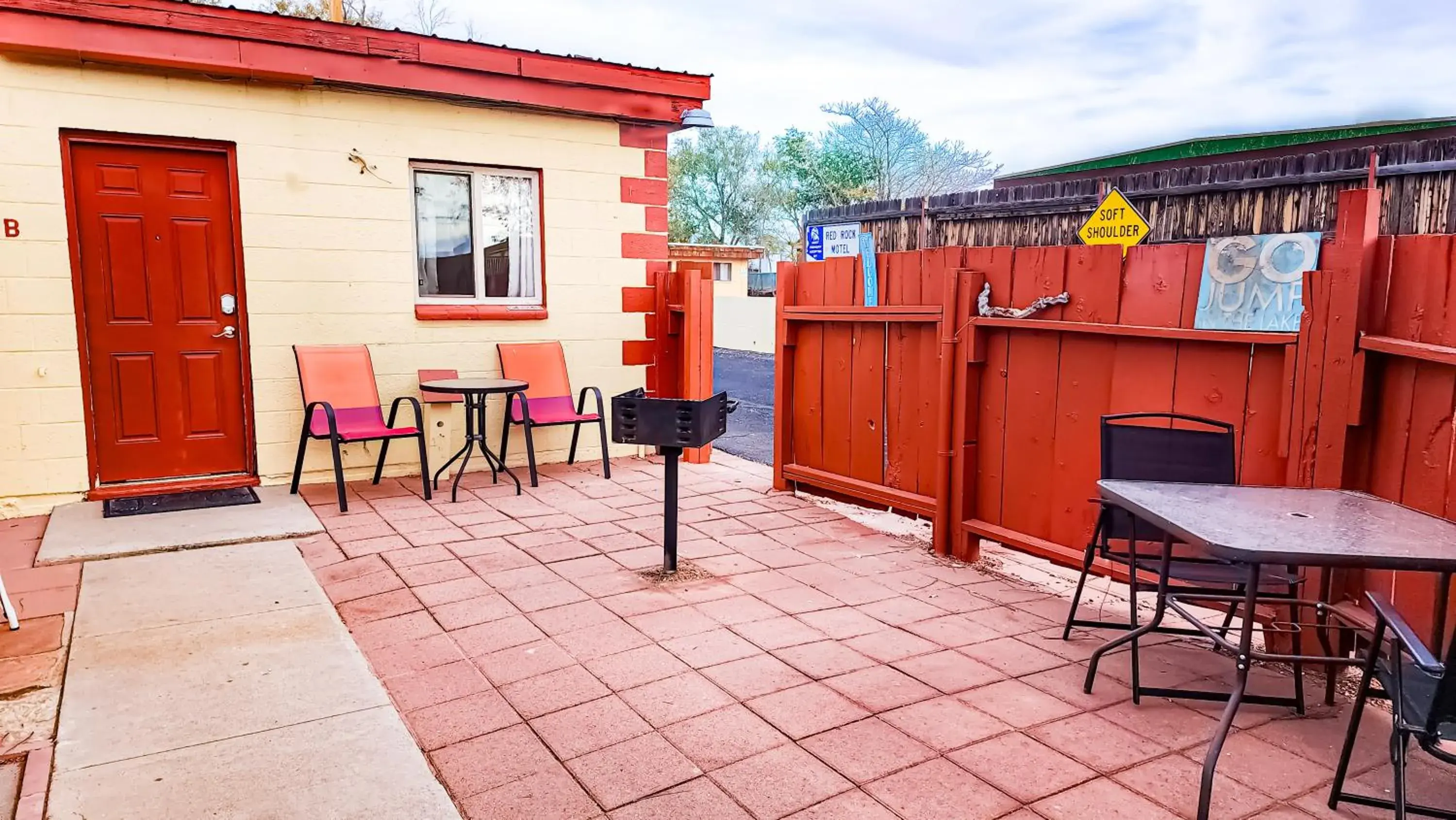 One-Bedroom Apartment in Red Rock Motel and Dam Motel One-Bedroom Apartment in Red Rock Motel and Dam Motel
